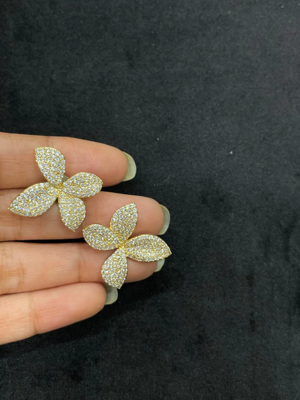AMELIE 92.5 SILVER STUD