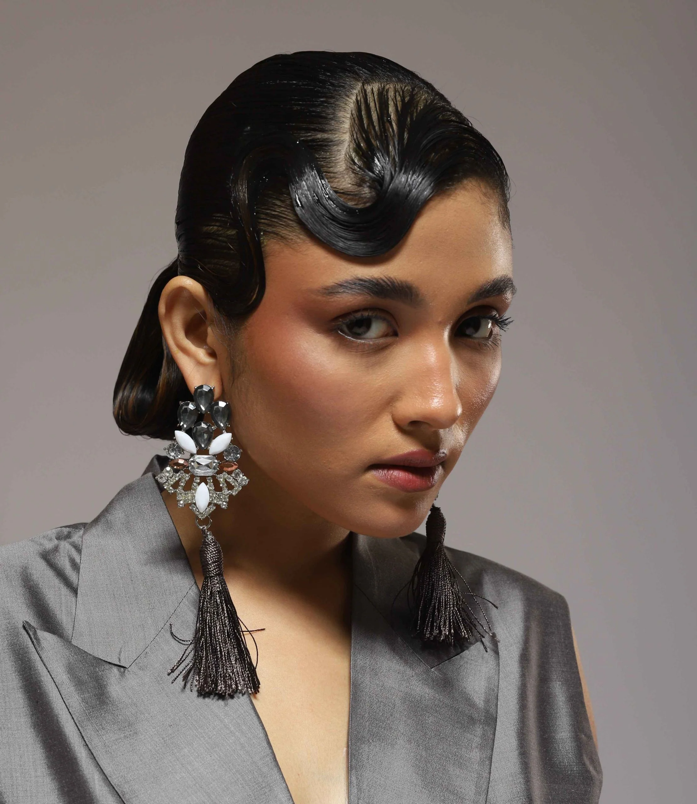 ANNIE THREAD EARRING - Image 2