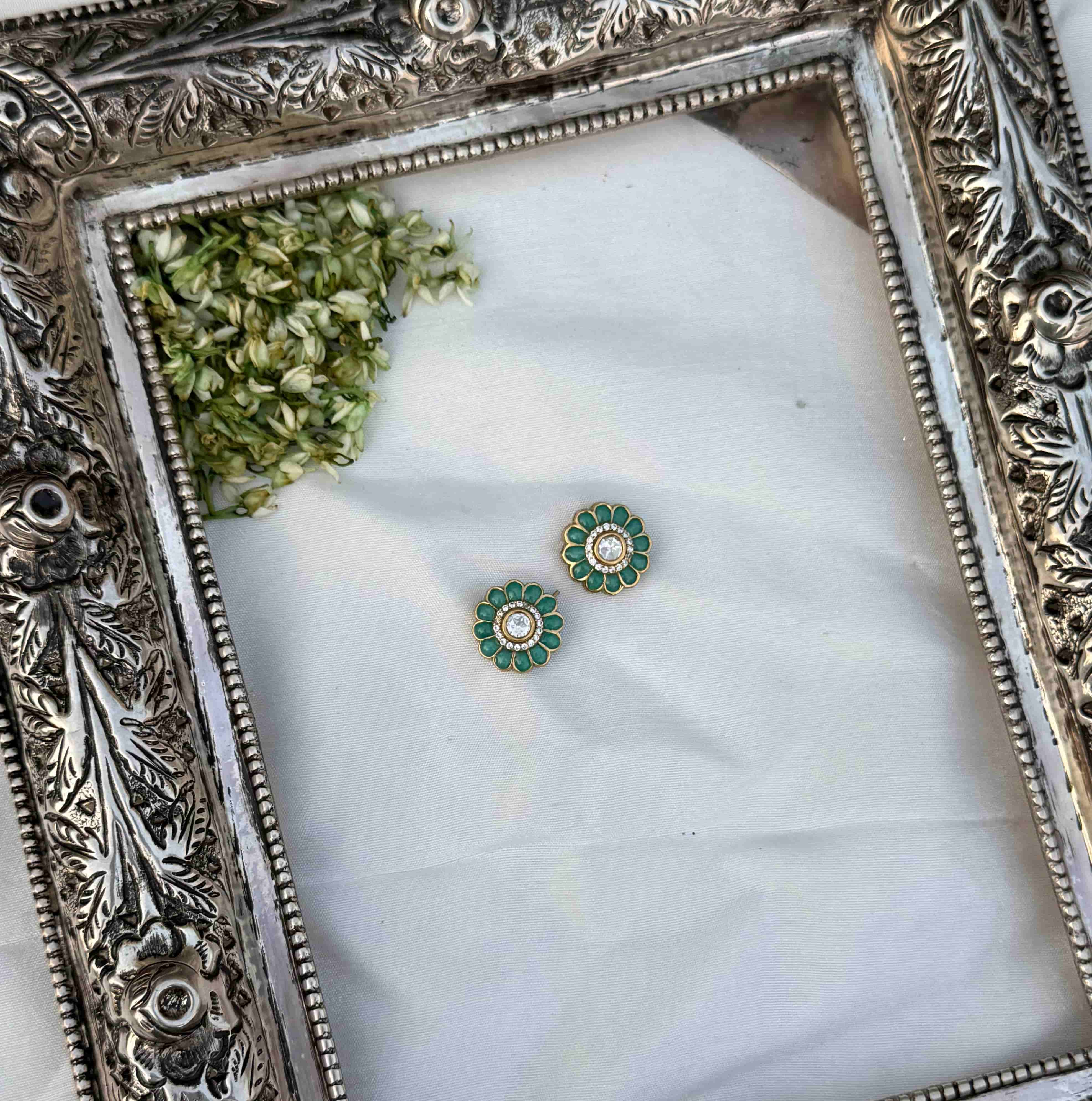 ARAVI MINT GREEN STUD