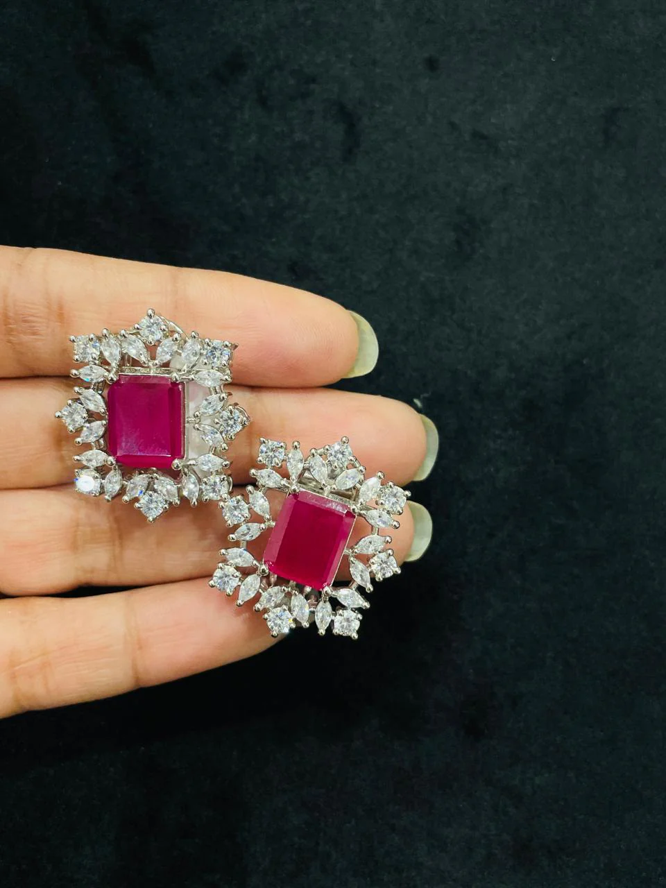 ASHWINI DIAMOND STUD - Image 2