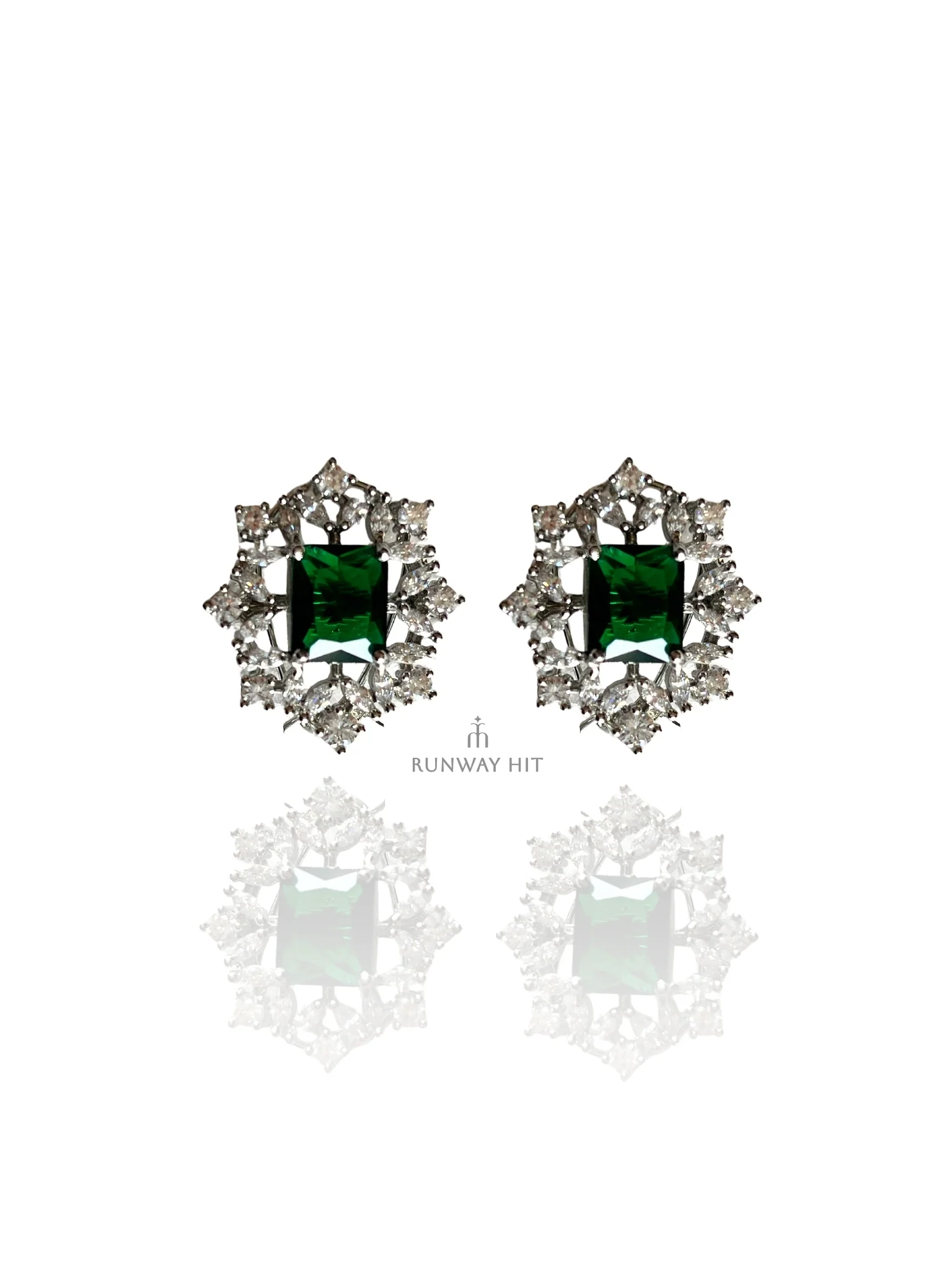 ASHWINI DIAMOND STUD - Image 4