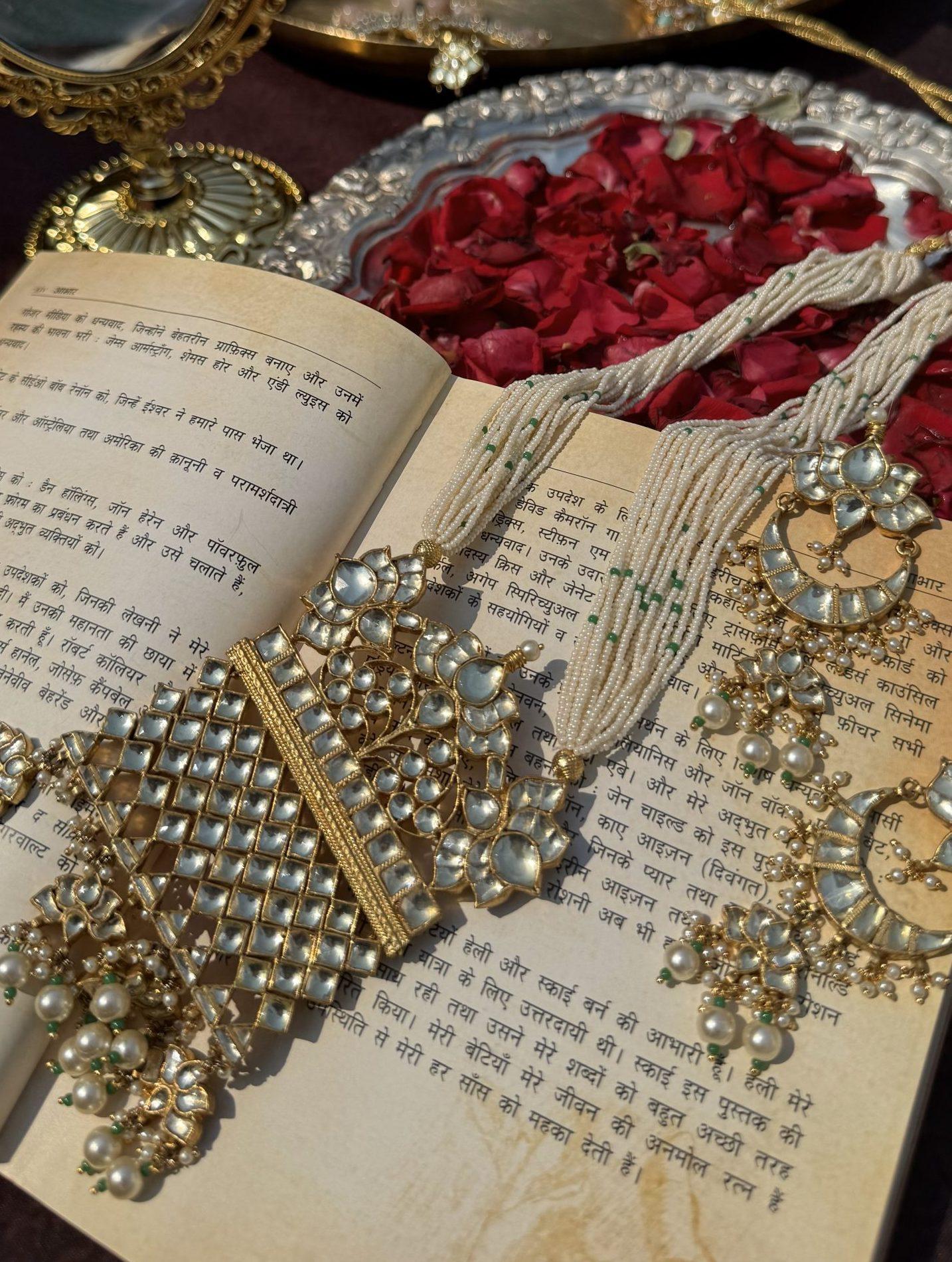 BHAVNA AHMEDABADI KUNDAN NECKLACE SET - Image 2