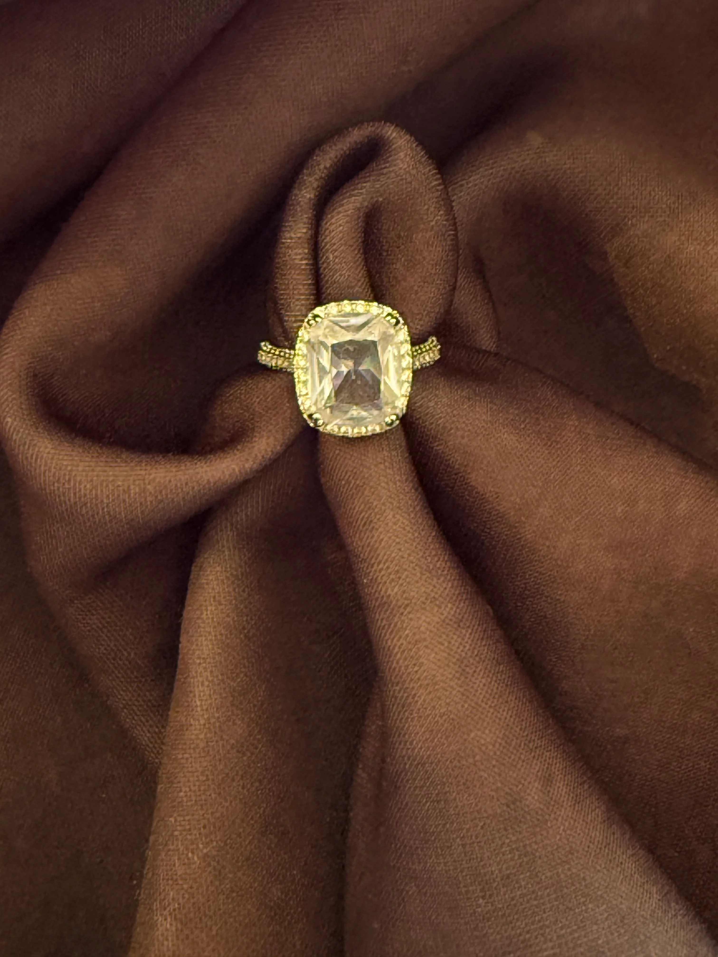 BIG CRYSTAL RING