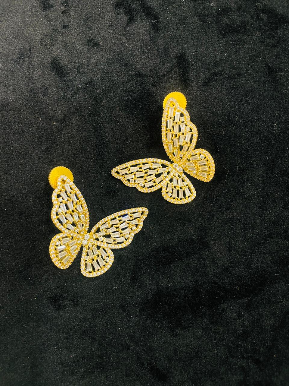 BUTTERFLY 92.5 SILVER STUD