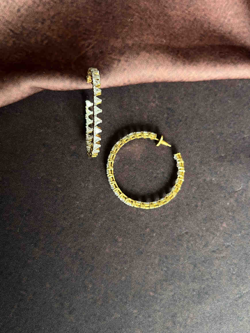 CASSIDY HOOPS