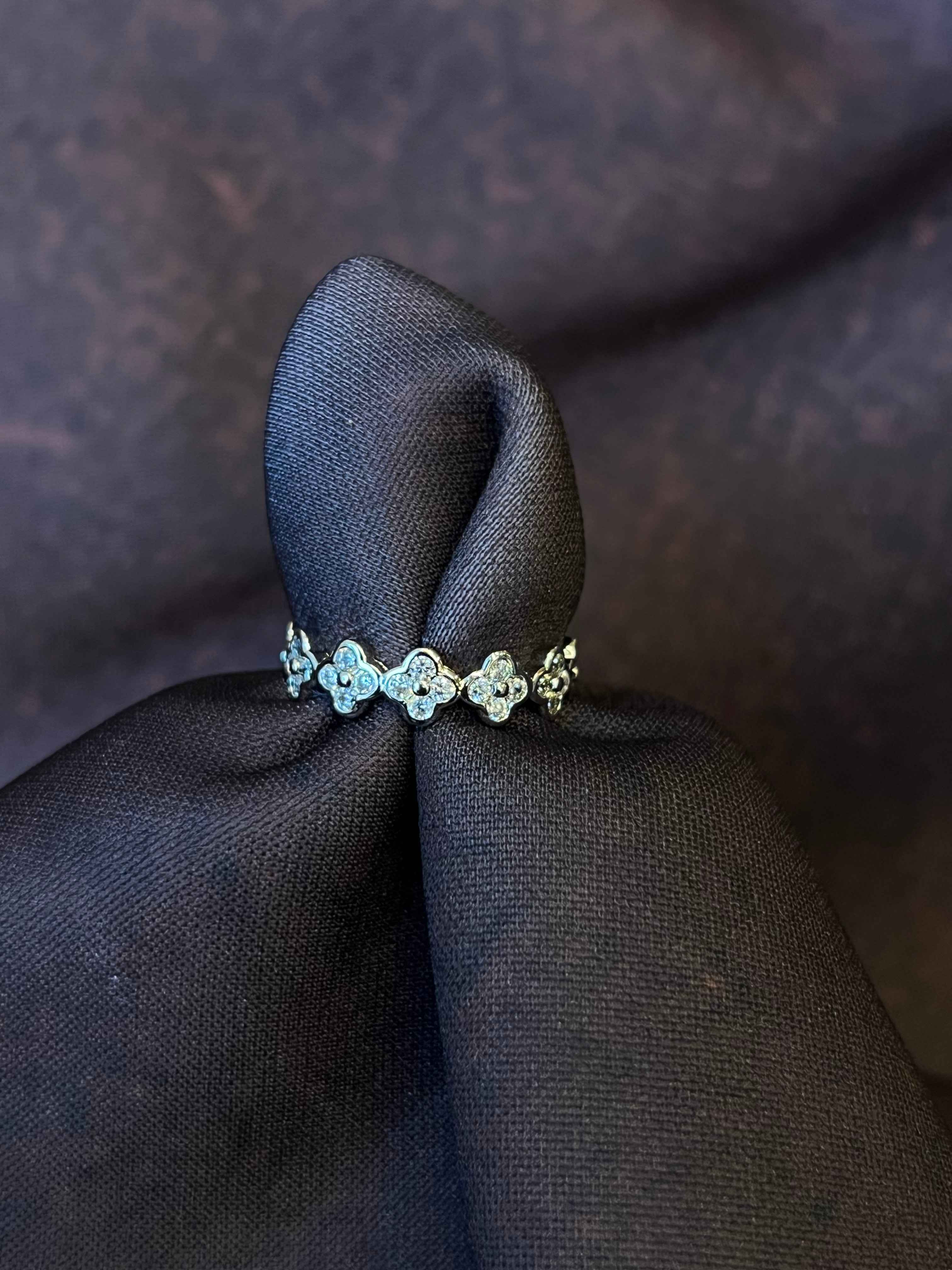 CLARA FLOWER RING