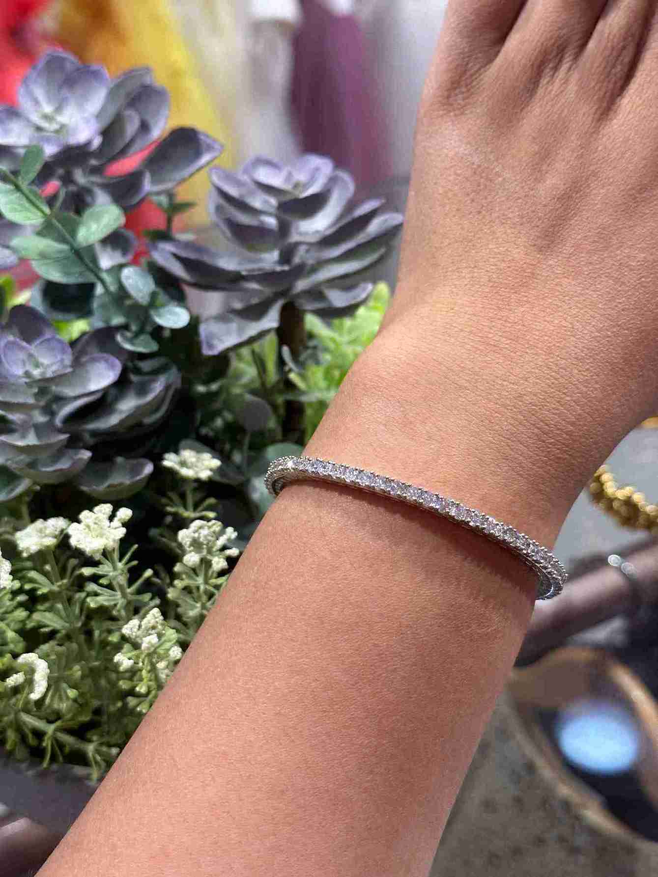 CLASSIC DIAMOND BANGLE