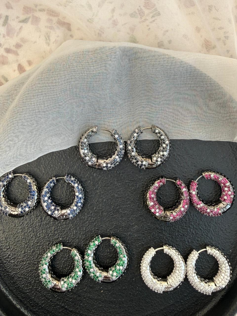 CLUTCHES HOOPS