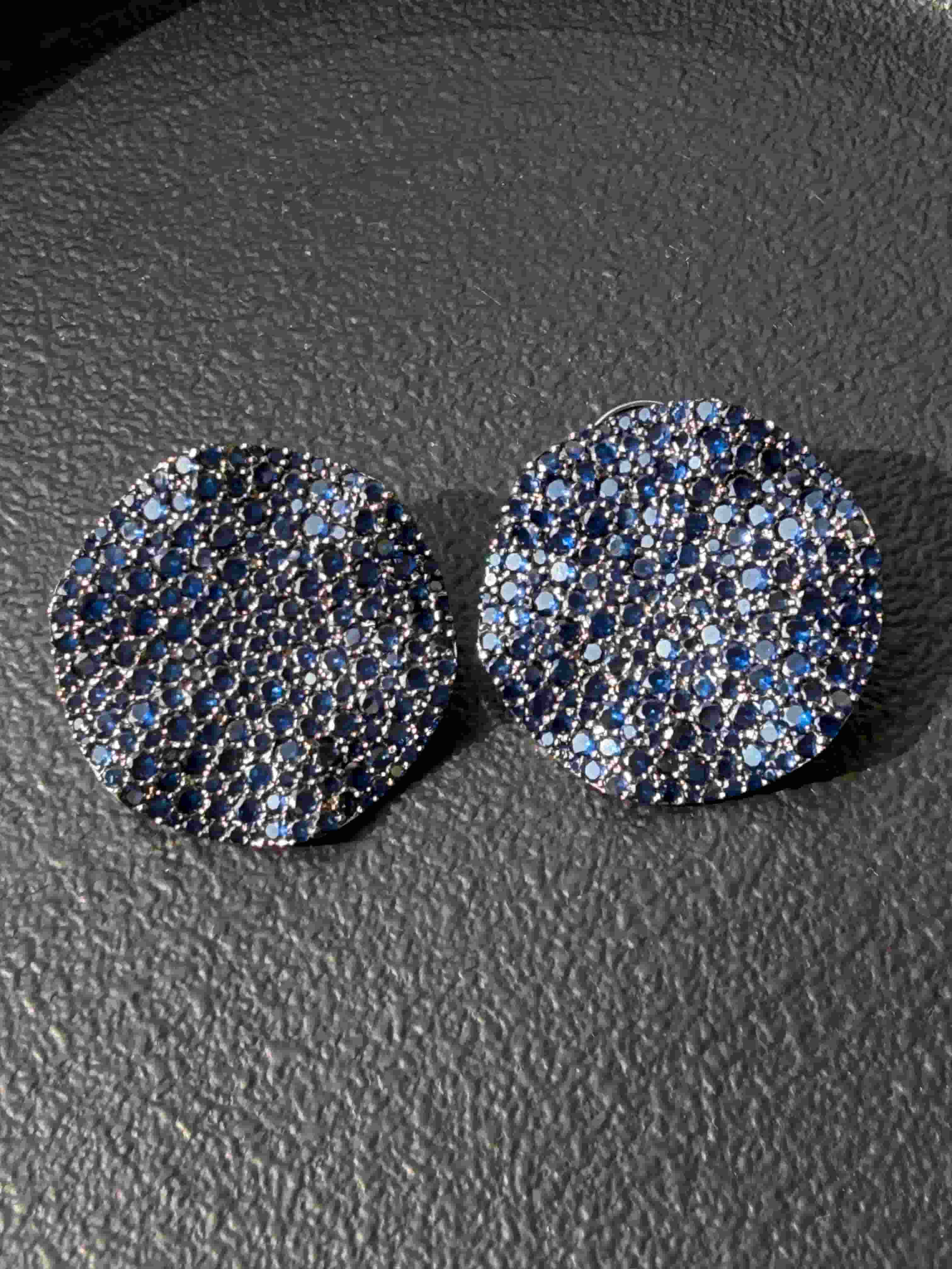 CRYSTIE STUD - Image 5