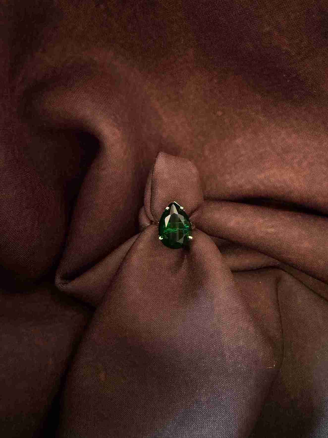 EMERALD RING