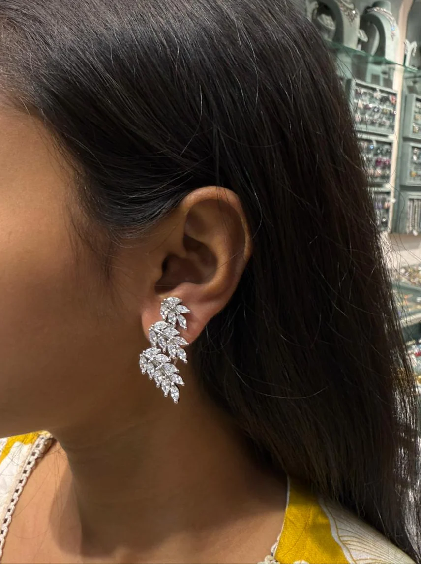 FEATHER DIAMOND STUD