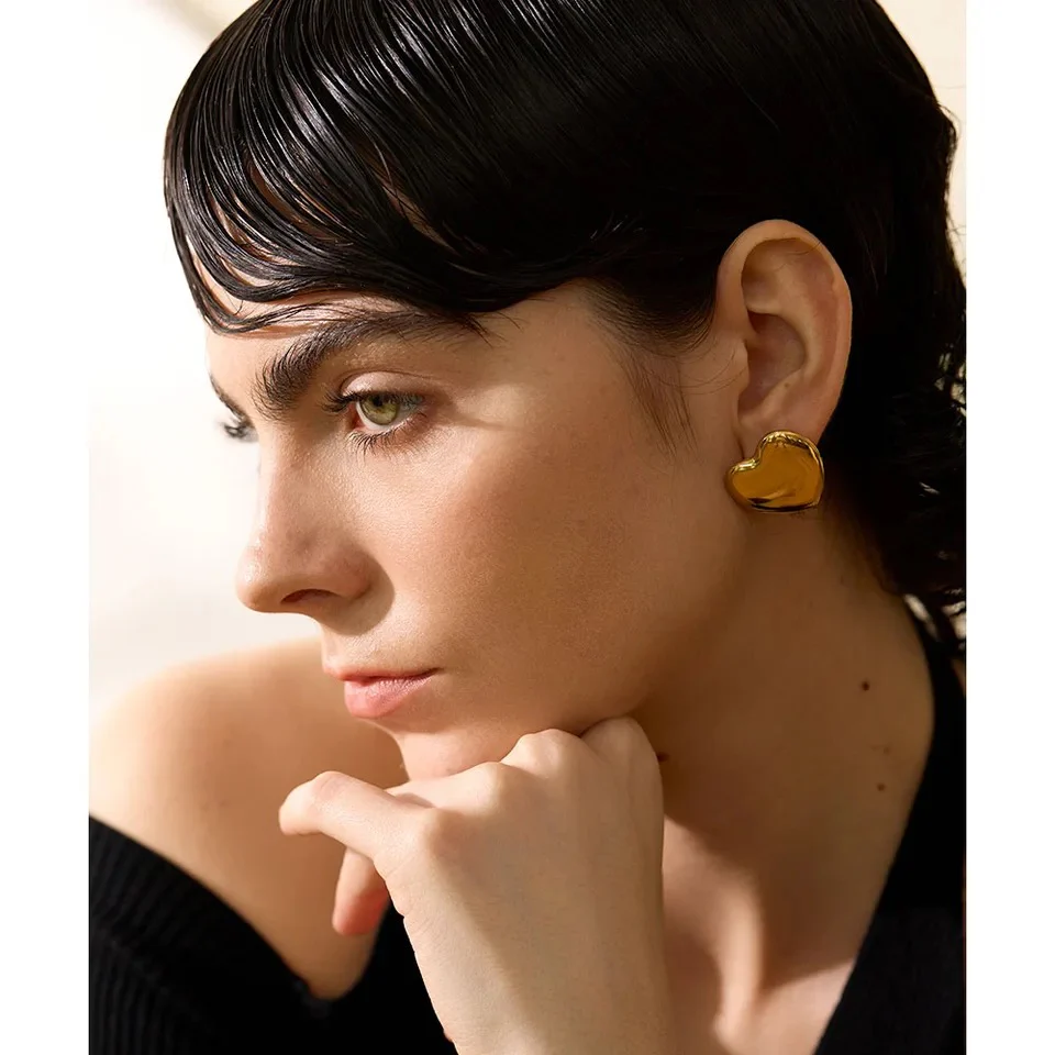 GOLDEN HEART STUDS