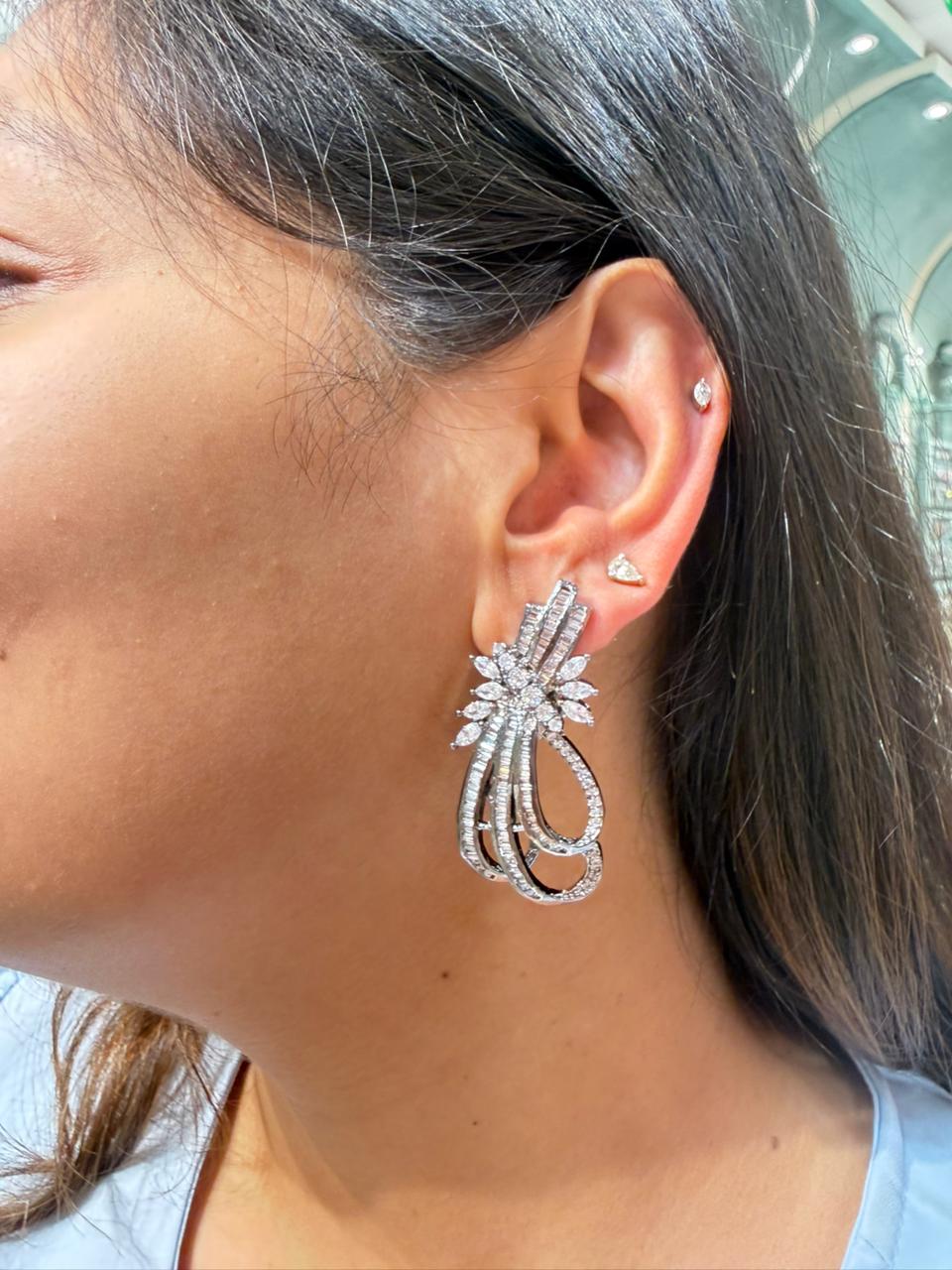 GRACY FLOWER EARRING - Image 2