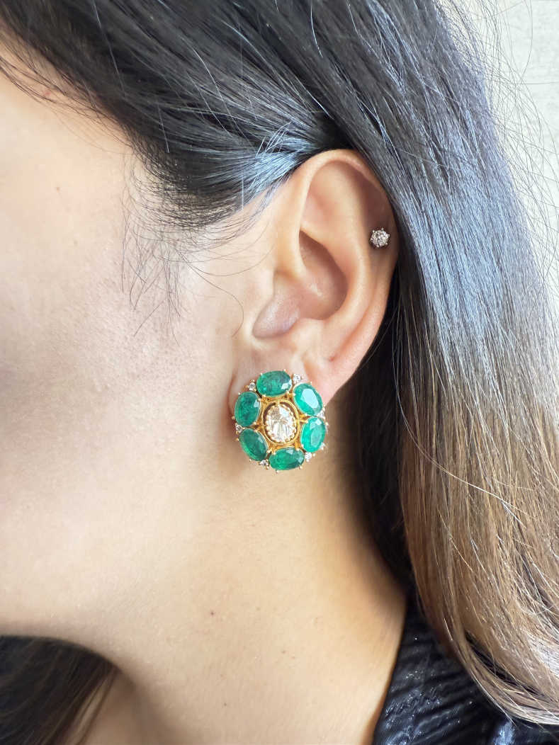 HANSHIKA GREEN STUD