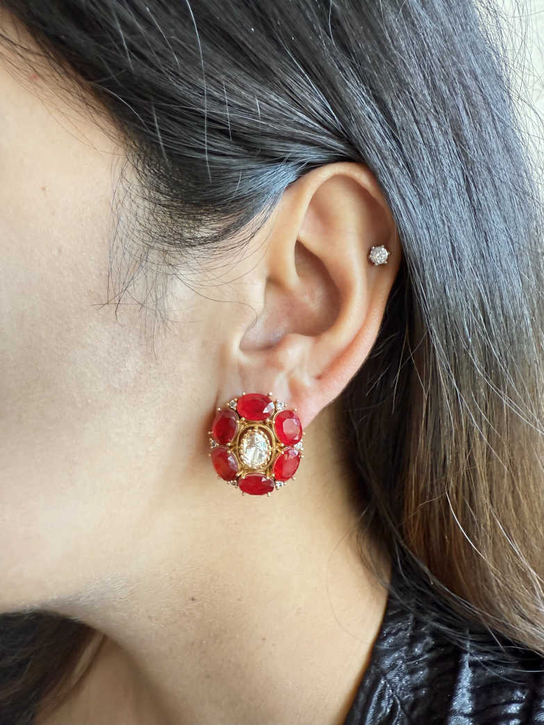 HANSHIKA RED STUD