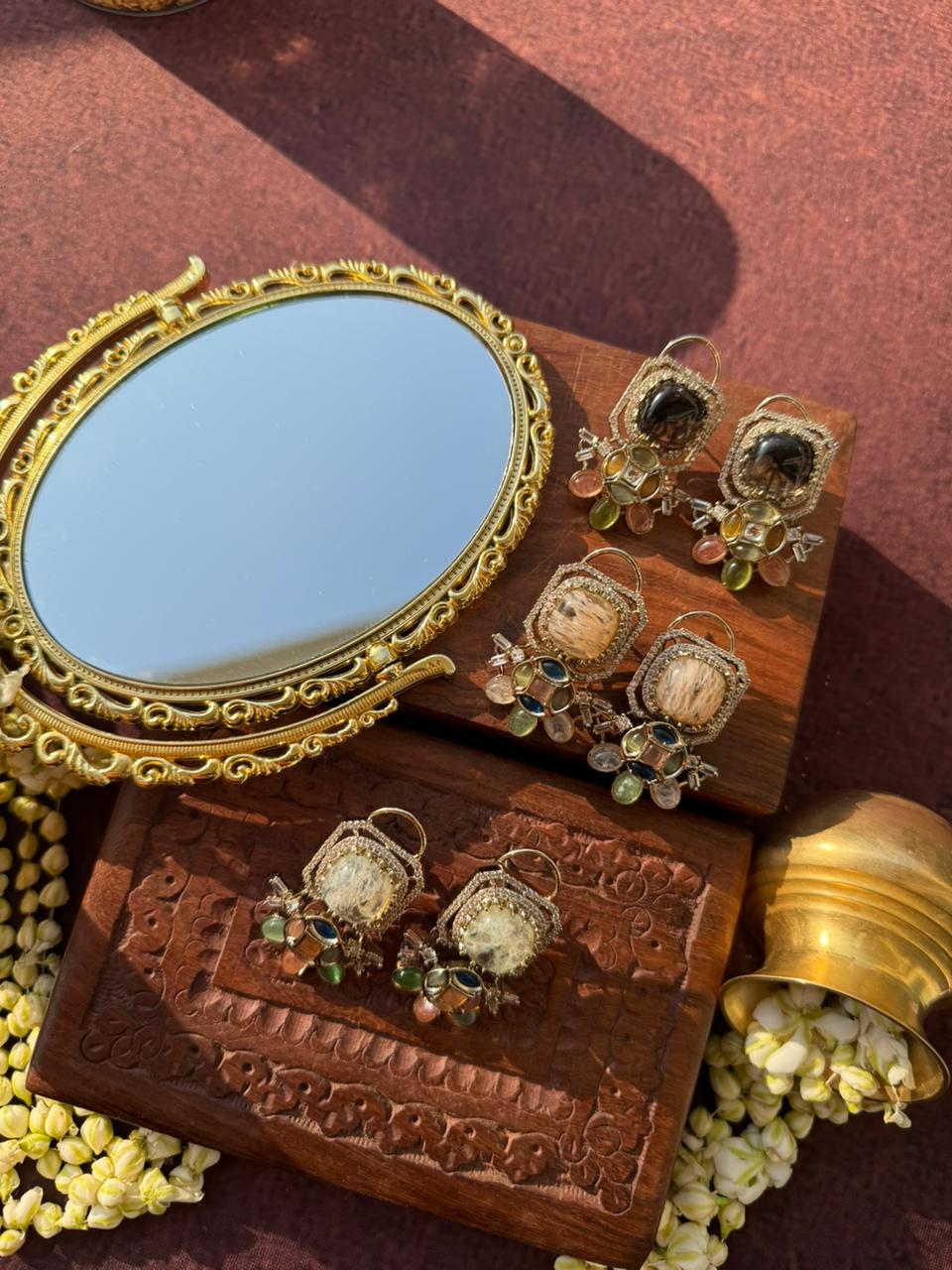 HANSHIKA SABYA EARRINGH - Image 4