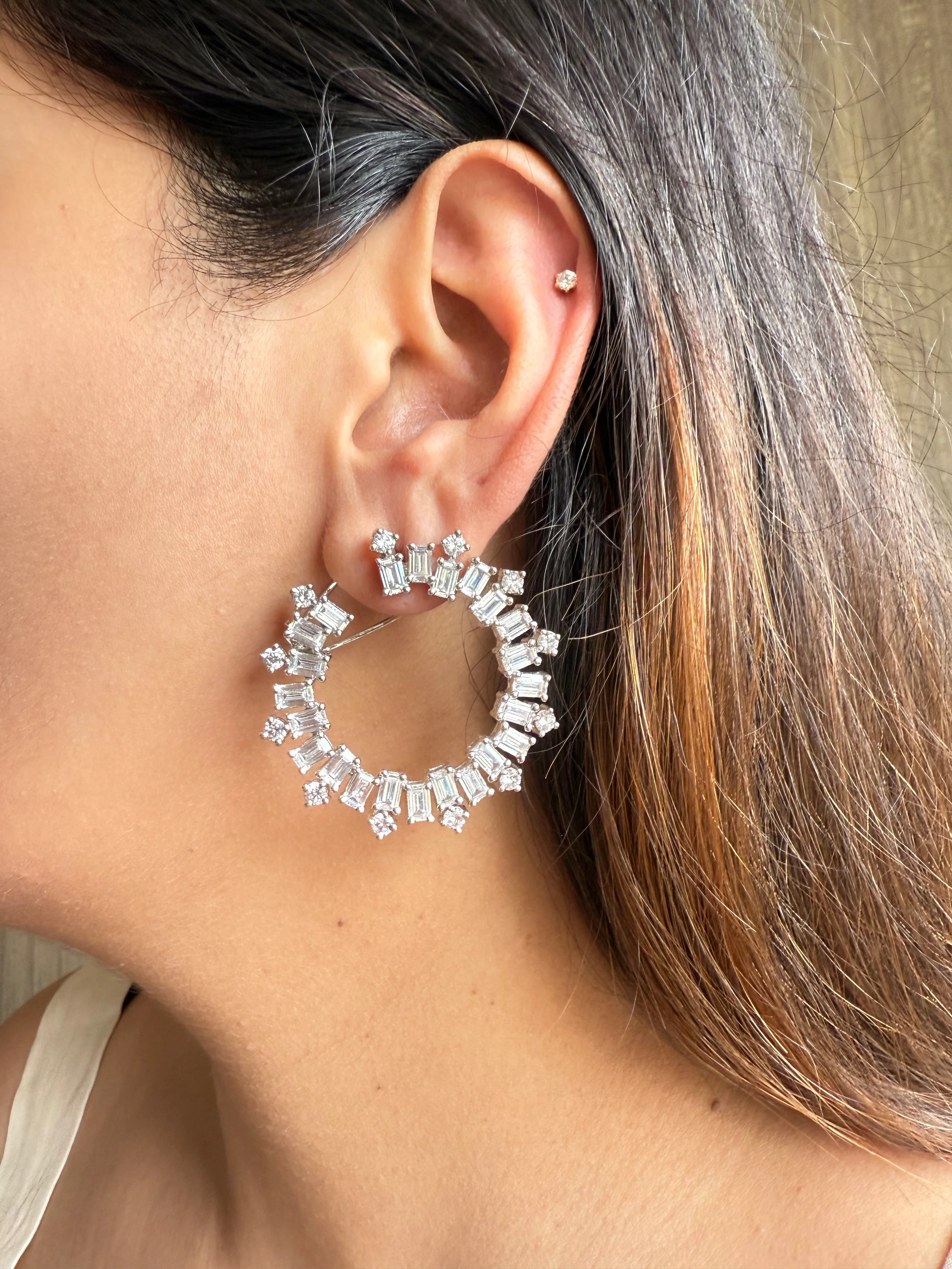 HAZEL ROUND HOOP