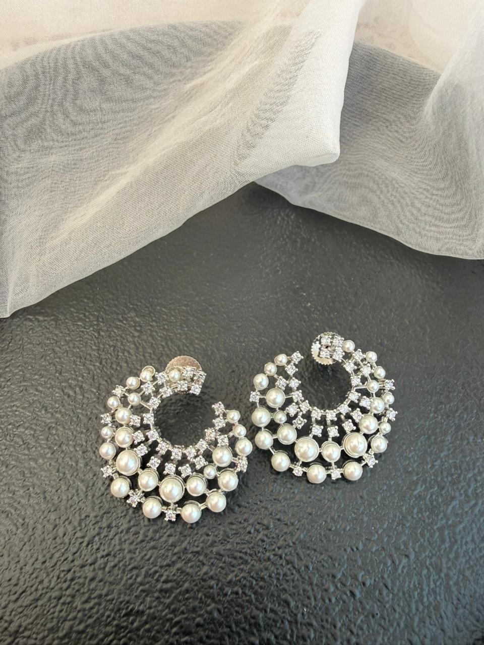 INARA PEARL ROUND STUD