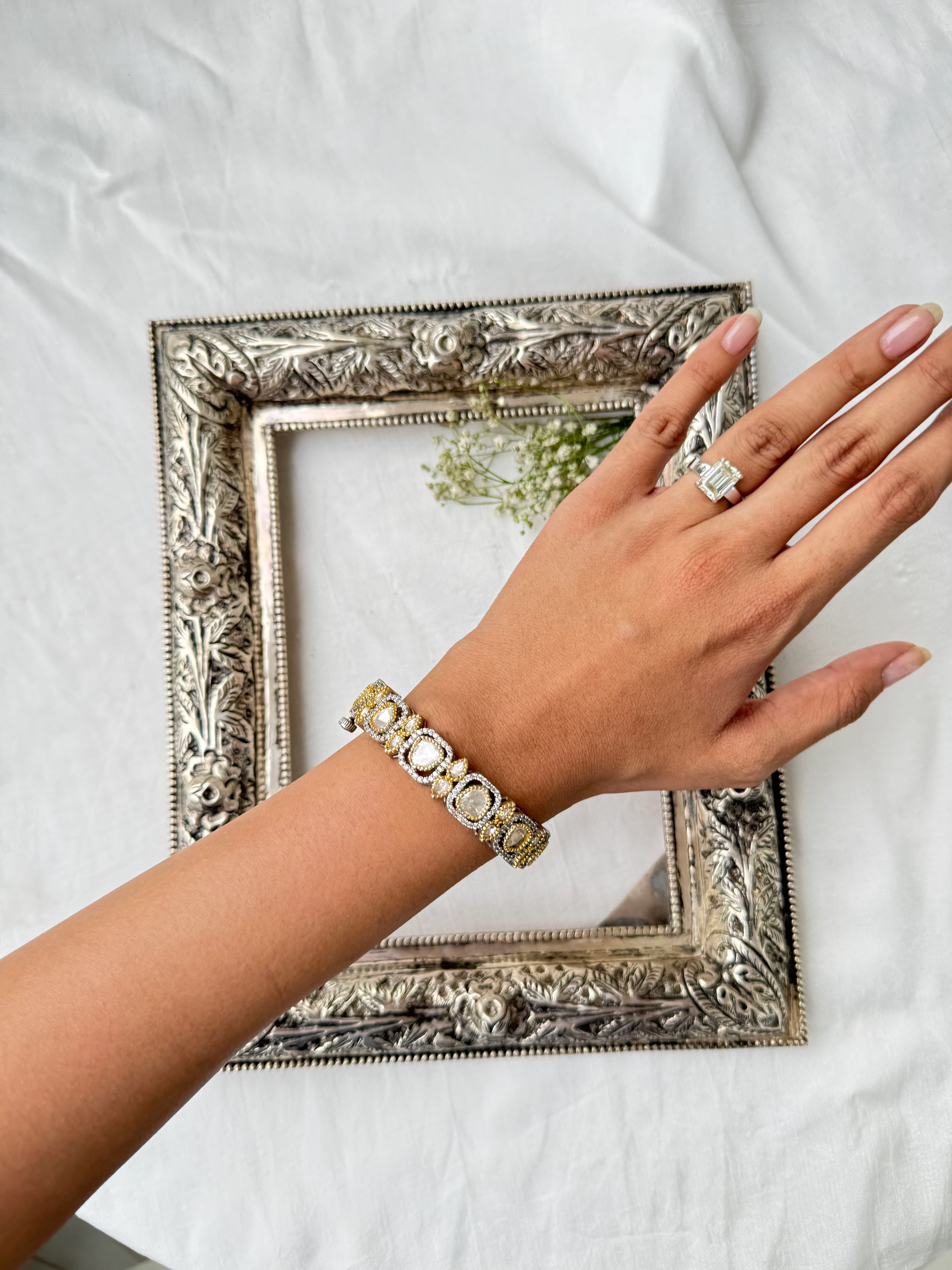 INAYA SILVER POLKI BANGLE