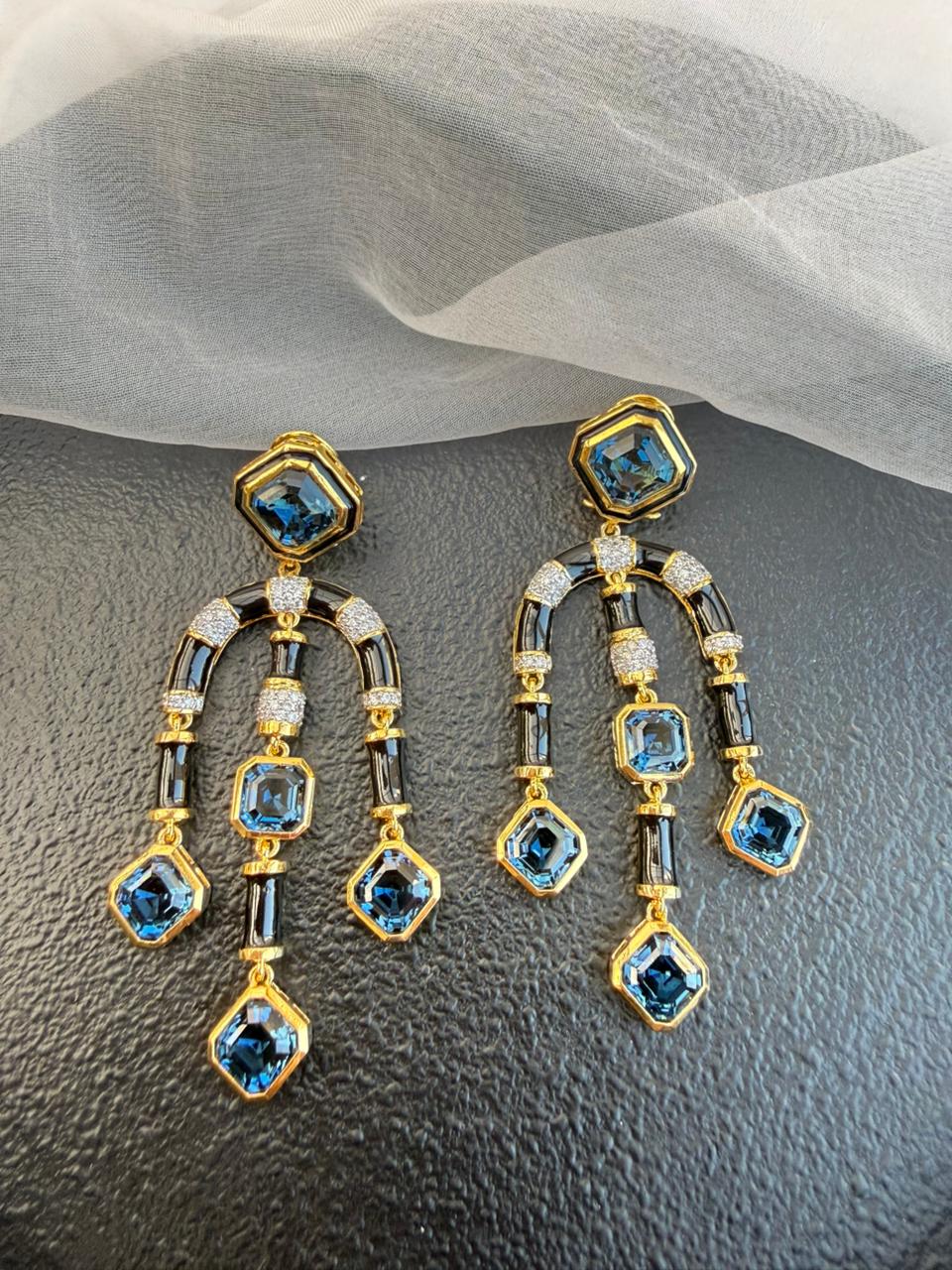 JASMIN ENAMEL EARRING - Image 3