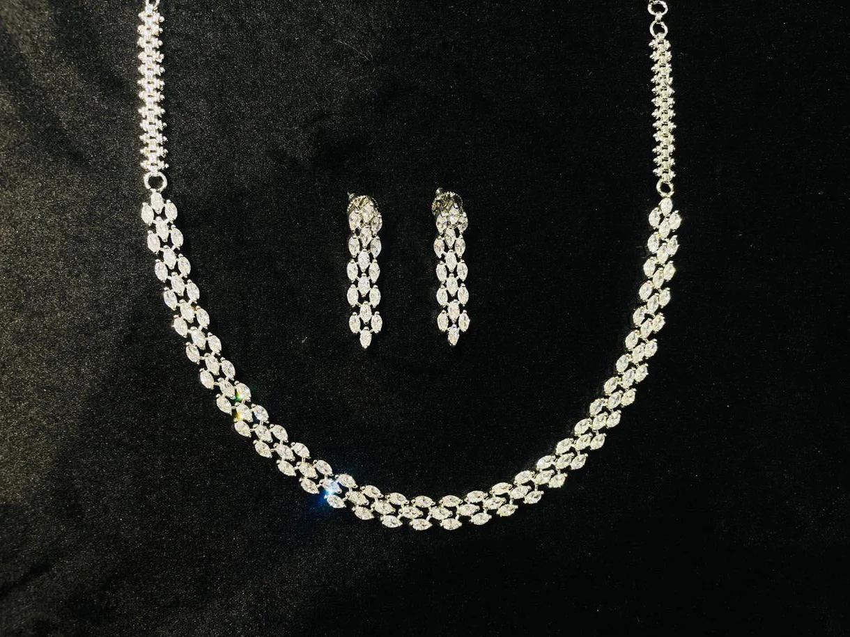 JOLENE DROP SHAPE DIAMOND SET