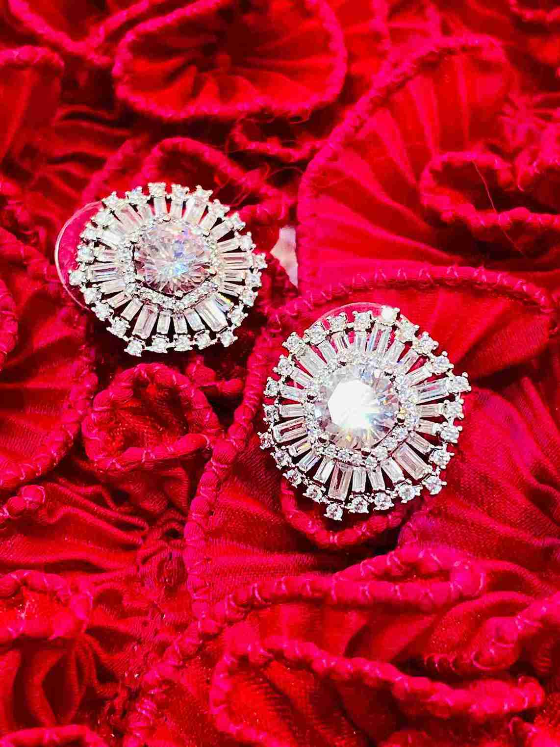 KANDALL WHITE DIAMOND STUD - Image 3