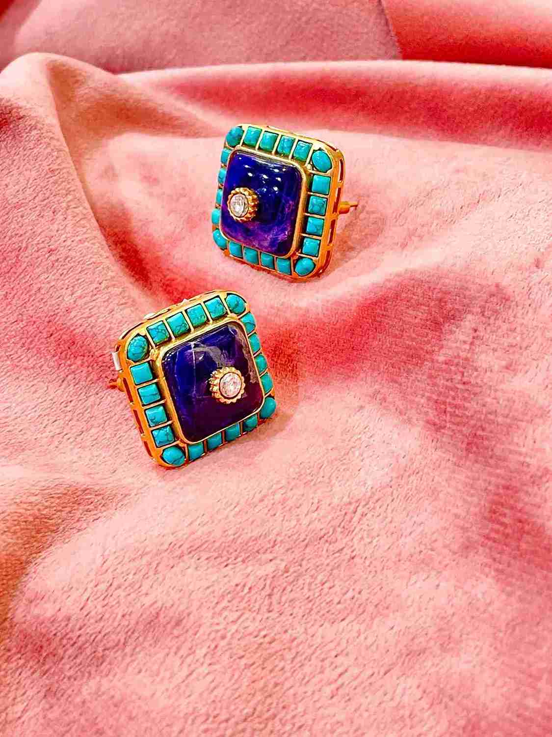 KUNASHA BLUE INDIAN STUD