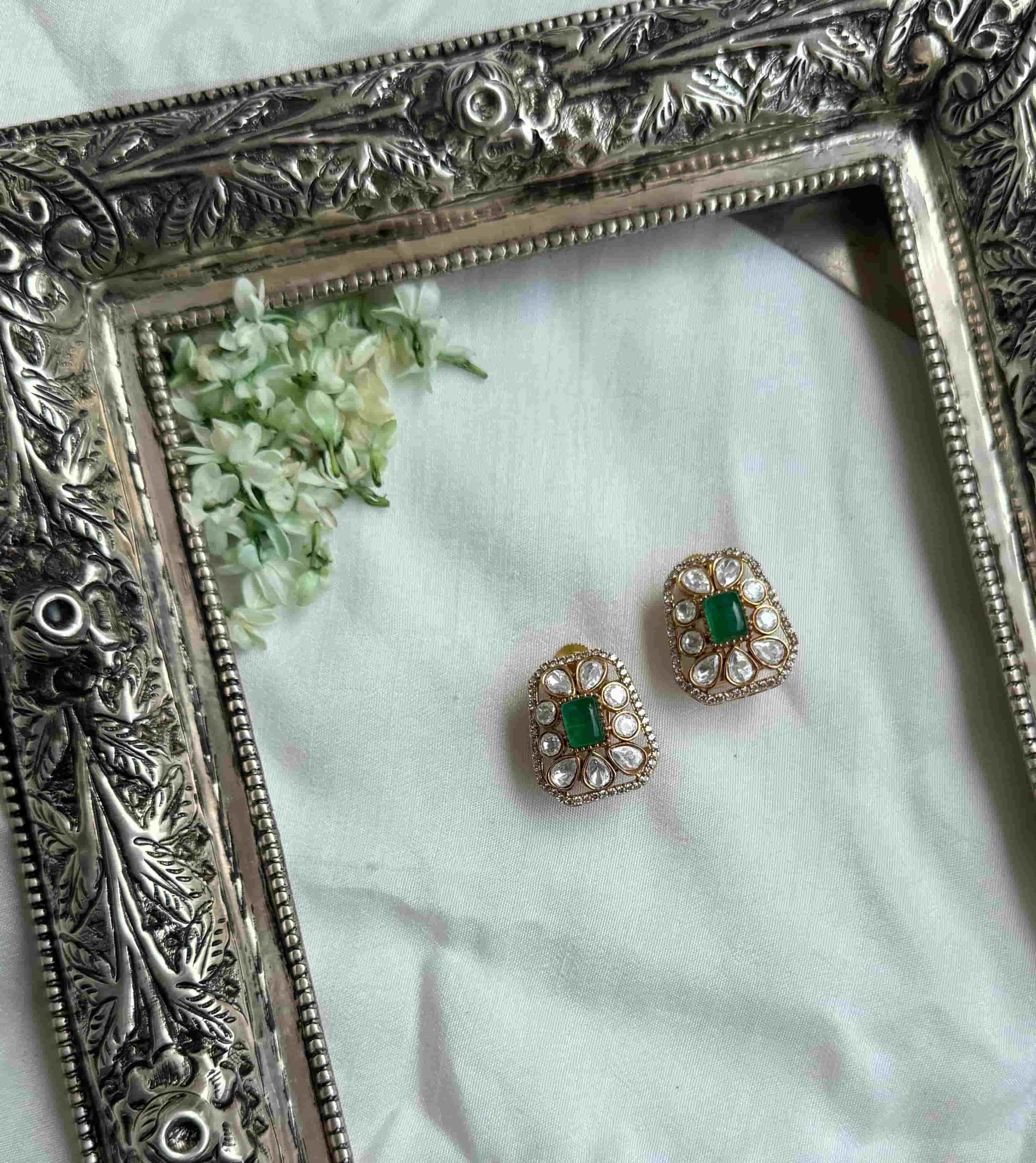 LAVANYA GREEN POLKI STUD - Image 2
