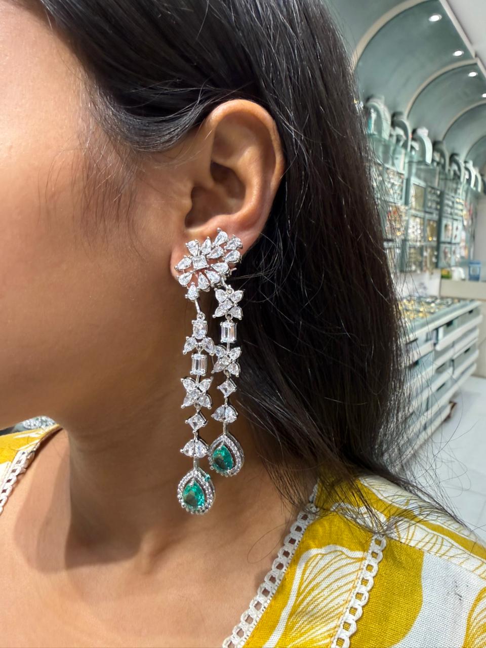 LUNA LONG DIAMOND EARRING - Image 5