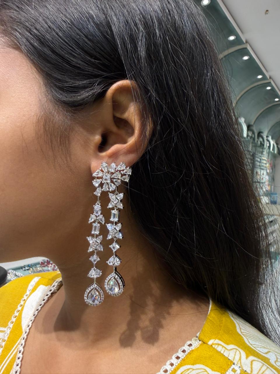 LUNA LONG DIAMOND EARRING - Image 6