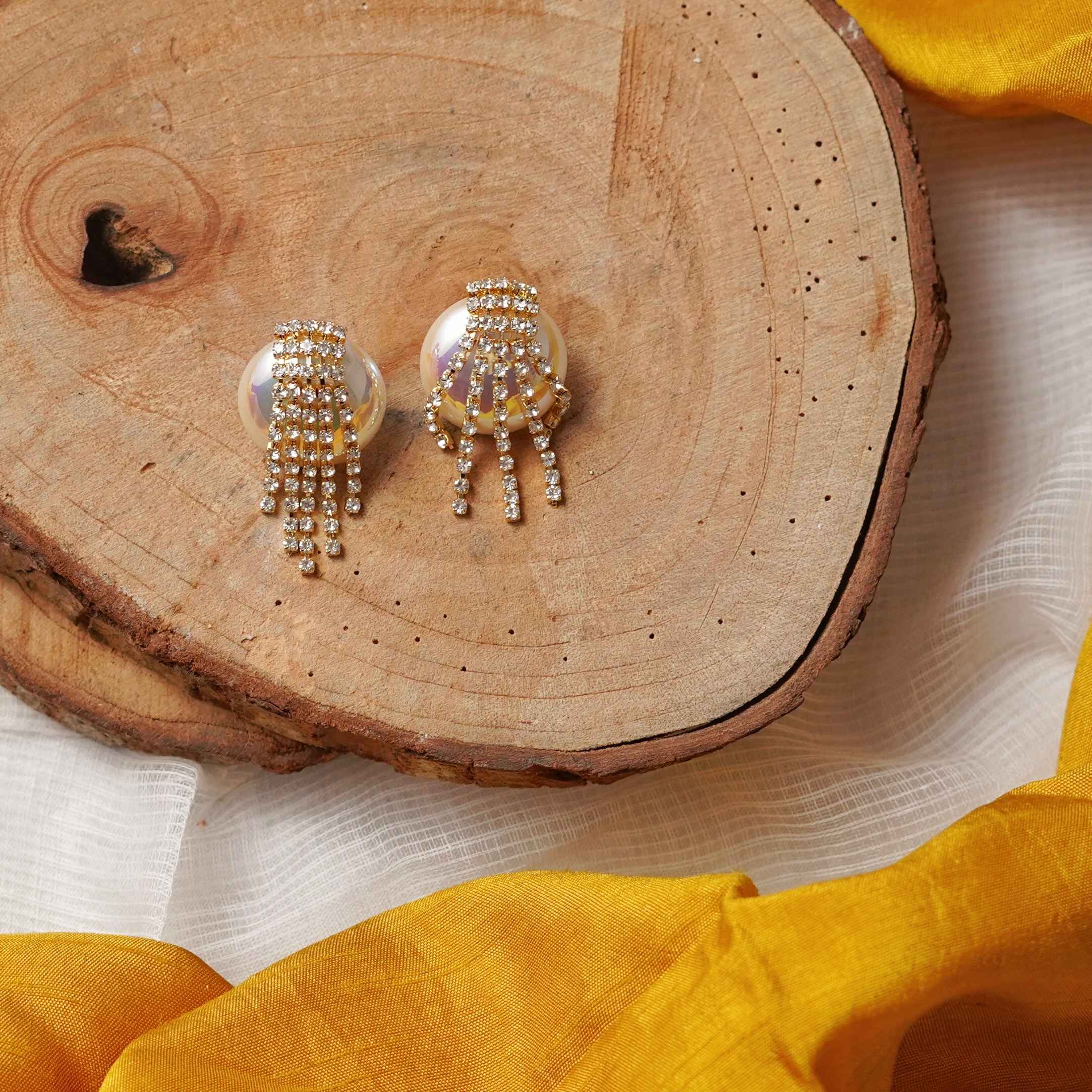 MACKENZIE PEAR STUD