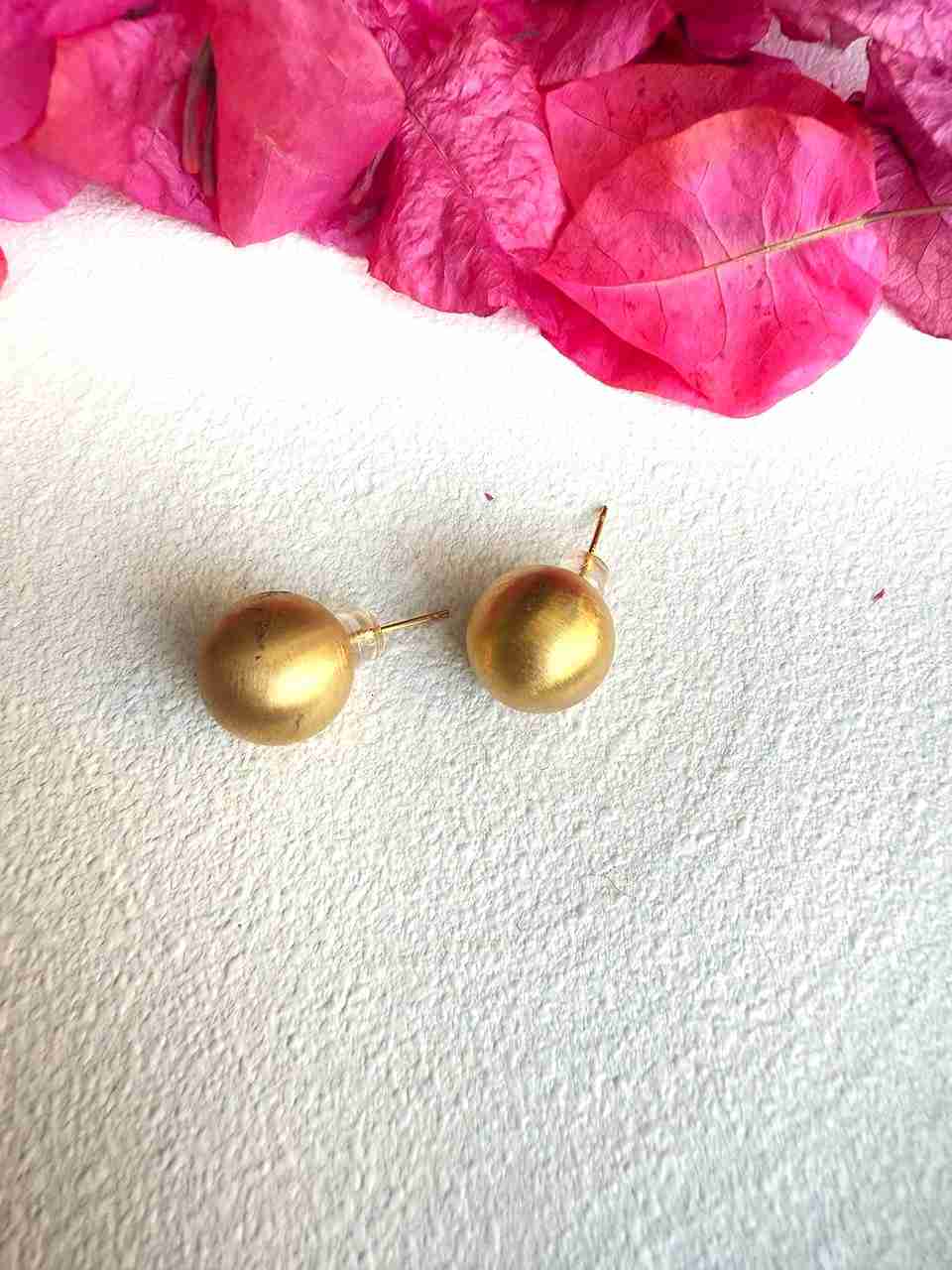MATTE BALL STUD