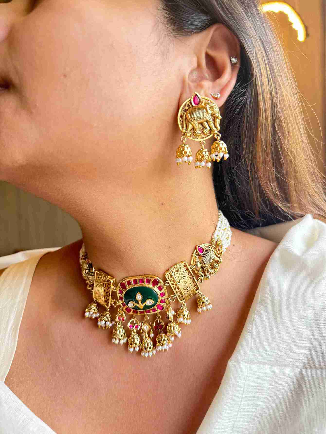 MODERN TEMPLE CHOKER