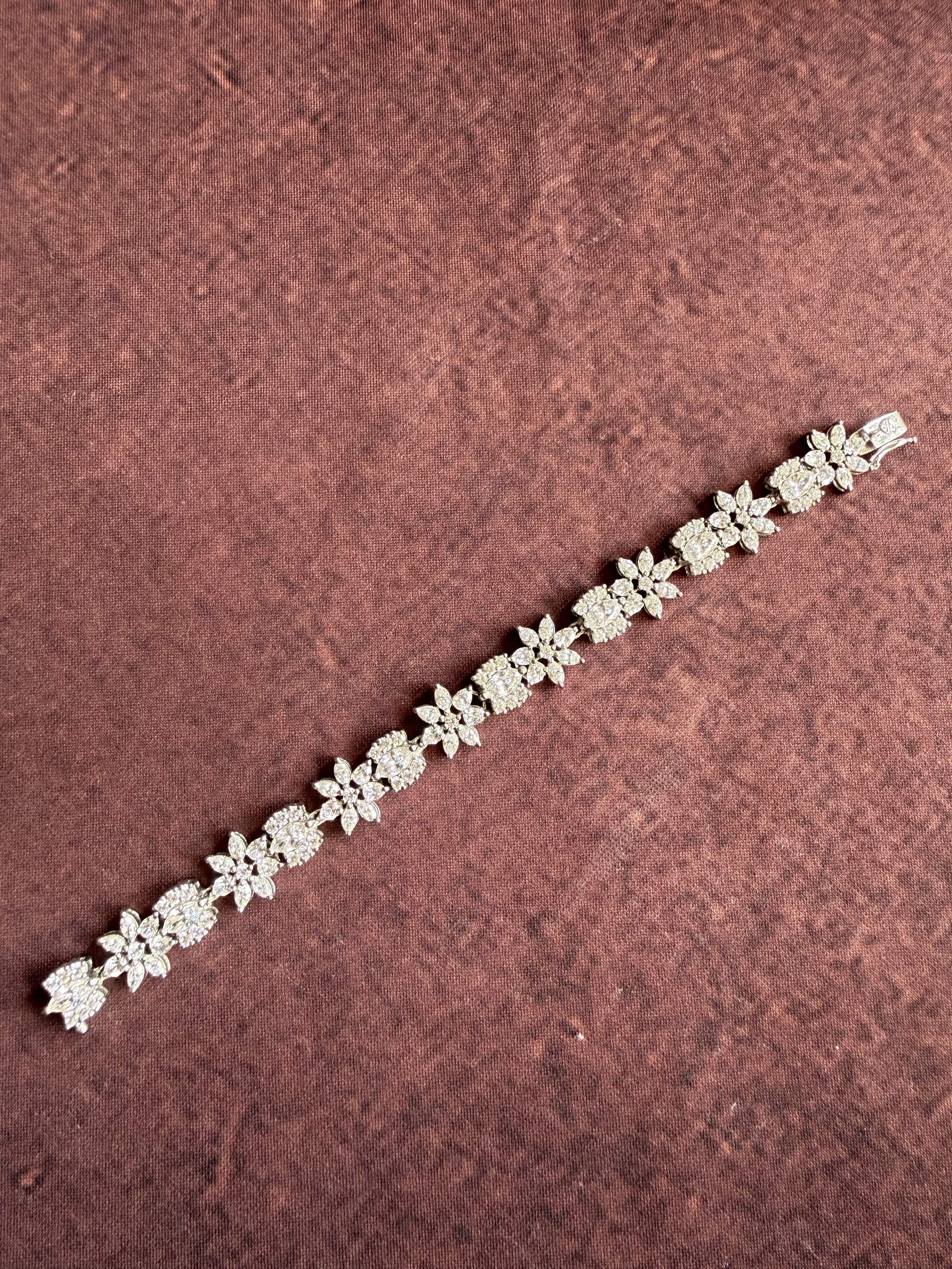 MOON FLOWER TENNIS BRACELET - Image 2