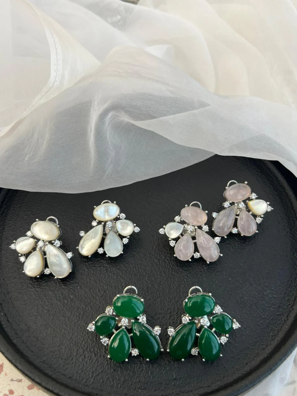 OPELIA GREEN STUD