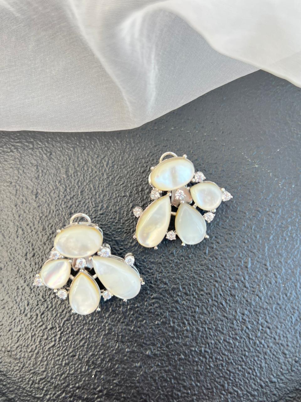 OPELIA GREEN STUD - Image 6