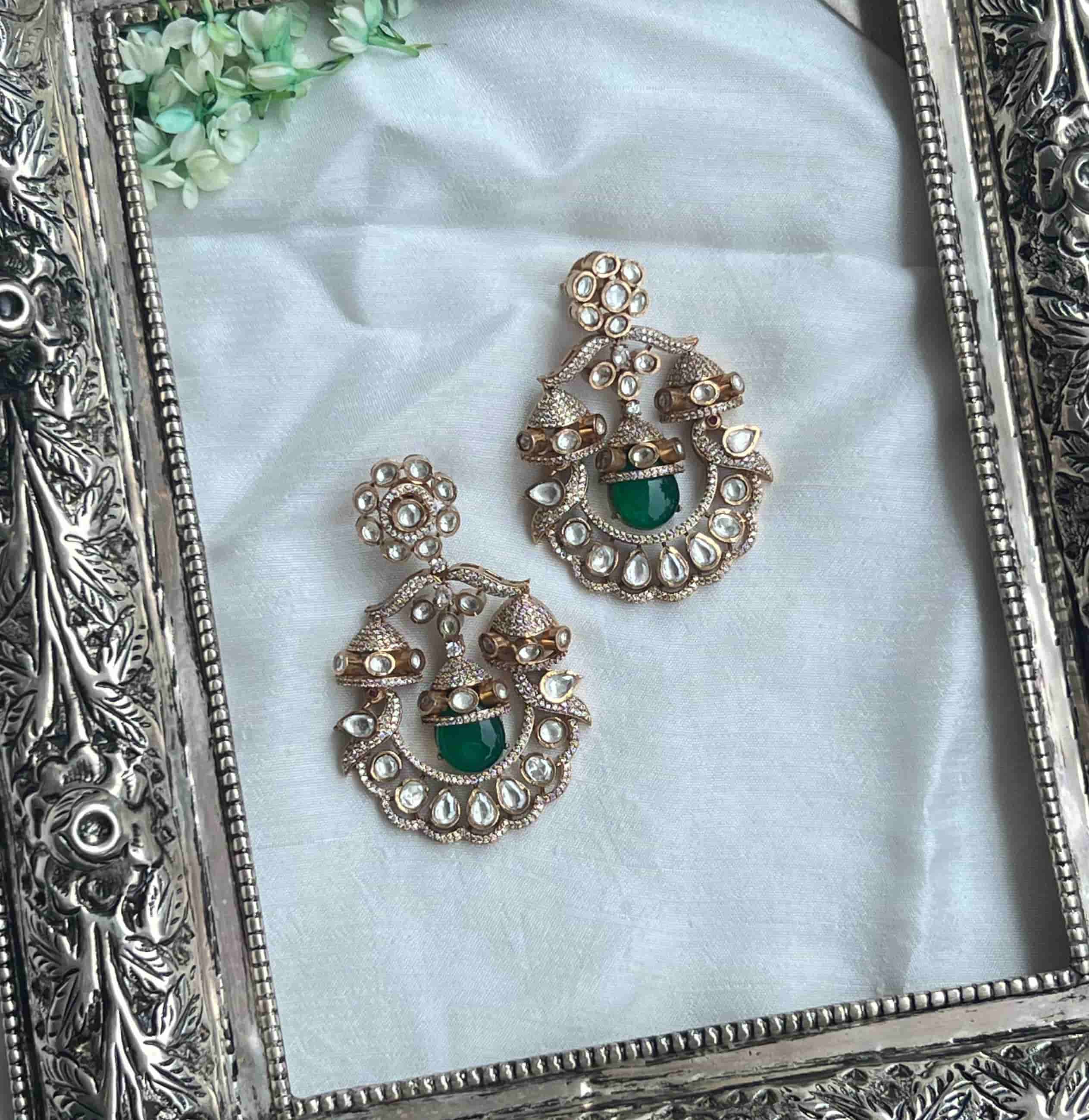 PRIYA GREEN POLKI EARRING - Image 2