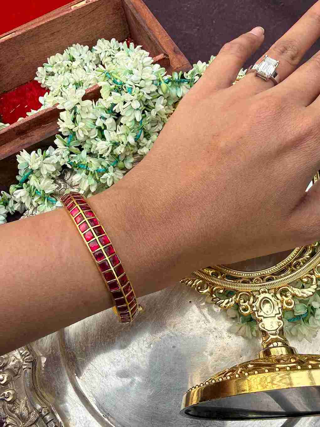 QIRAT MINAKARI BANGLE