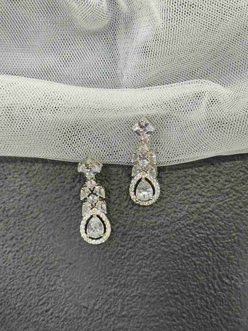 ROSY EARRING