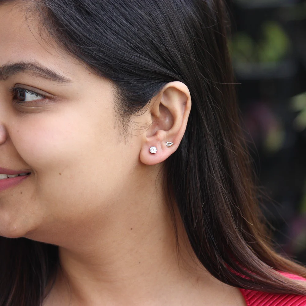 Round Shape Solitaire Studs Mini - Image 3
