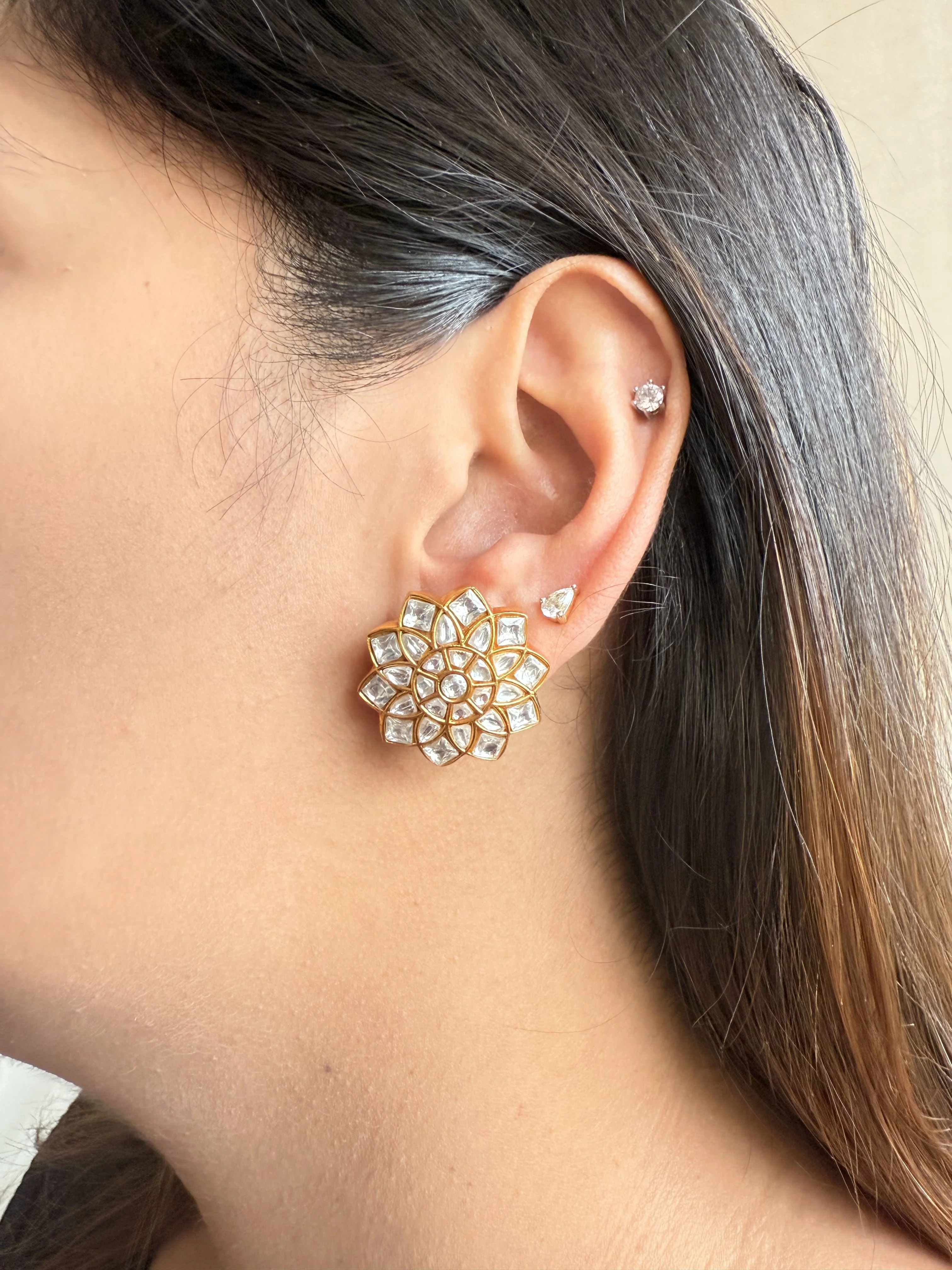 SOBHA PURE SILVER STUD
