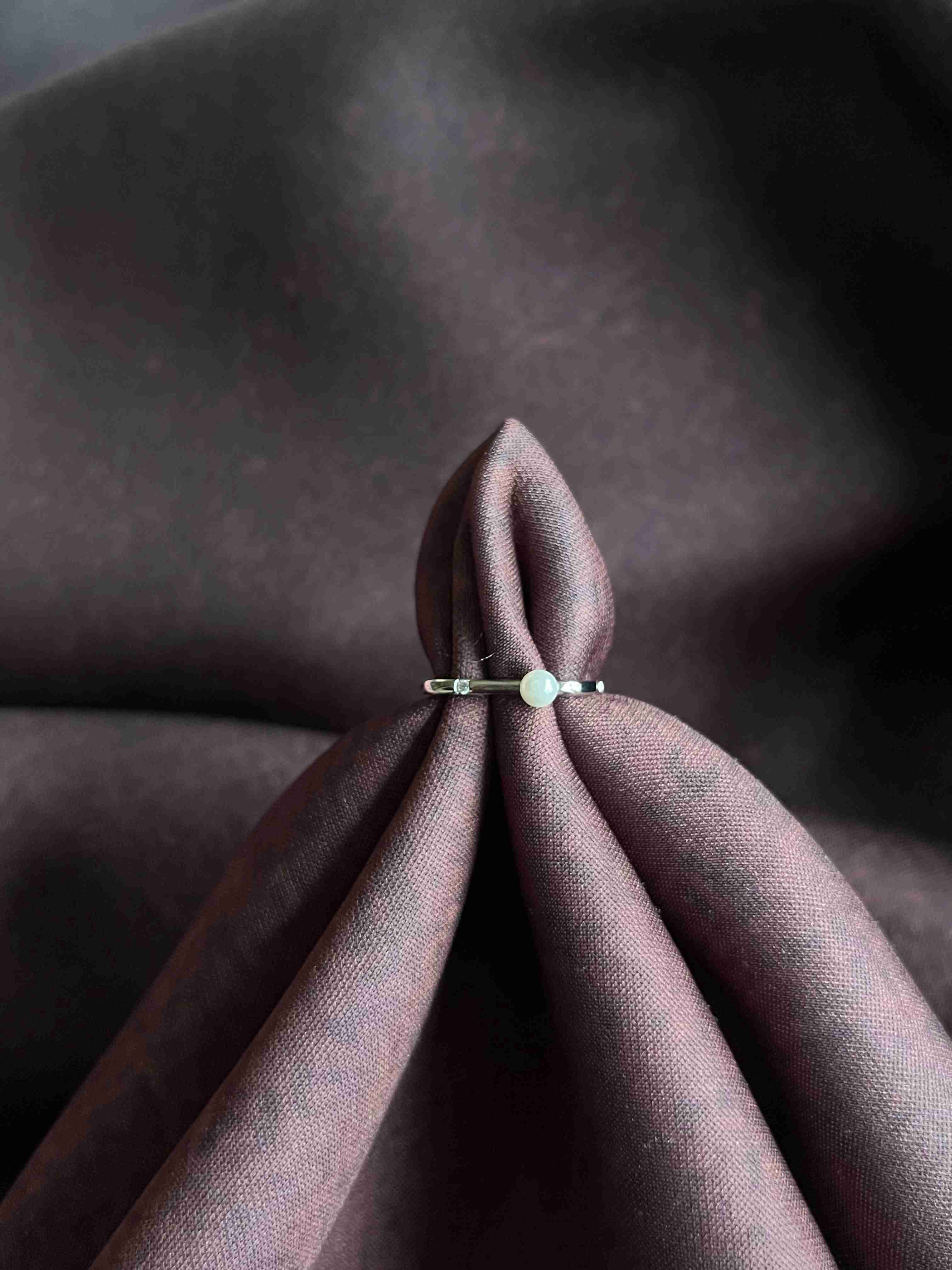 SQUARE WITH PEARL DOT RING