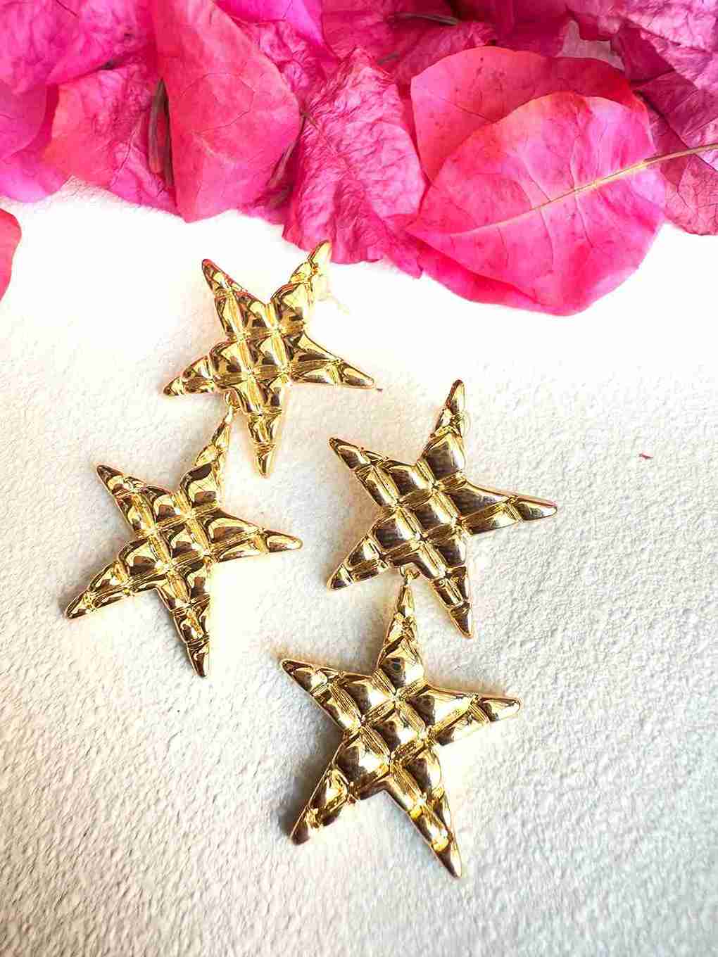 STAR EARRING
