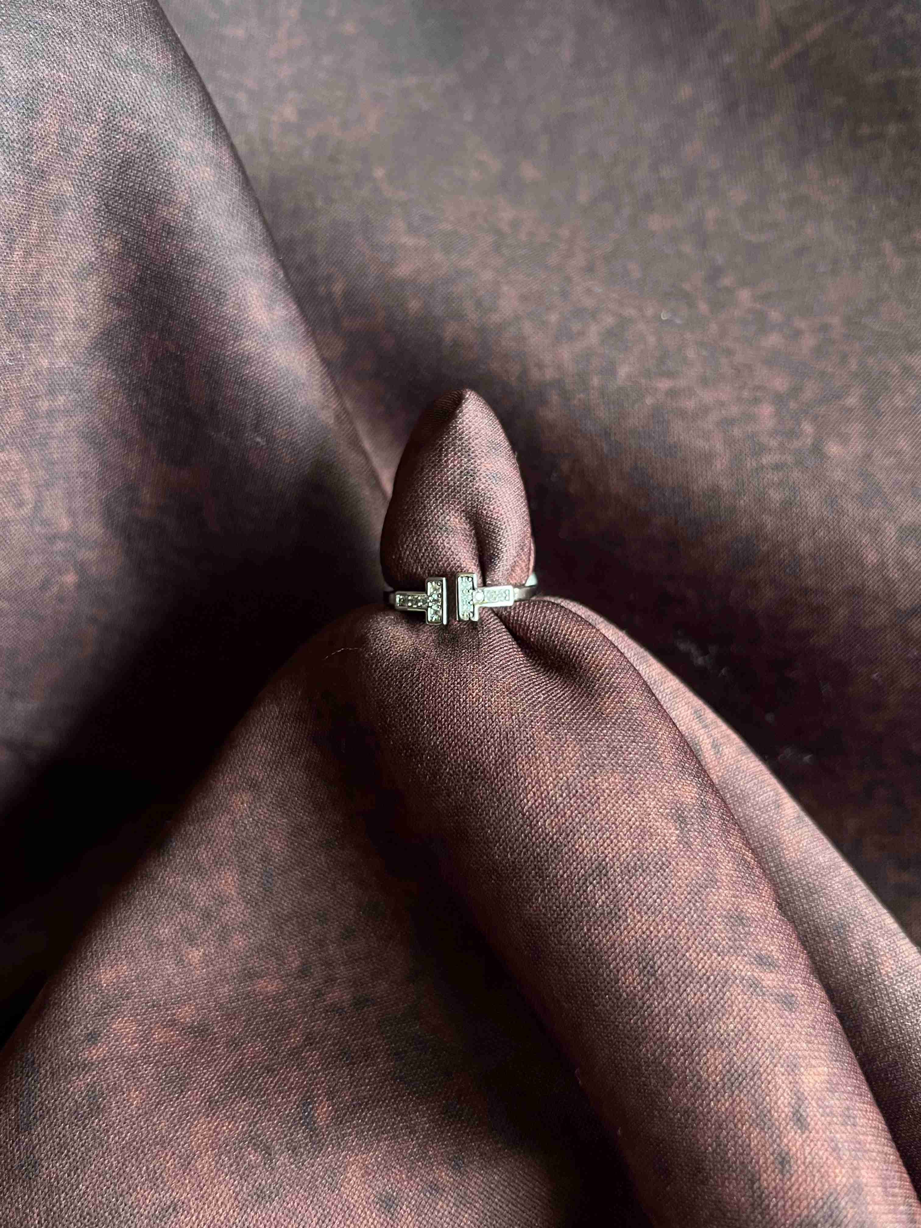 TIFFNY RING