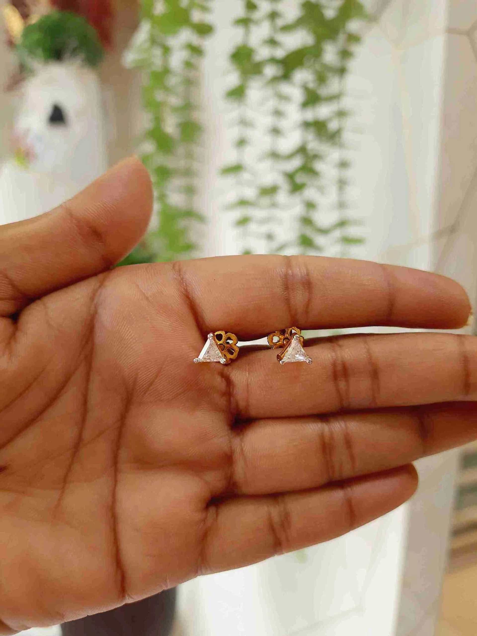 Triangle Shape Solitaire Stud Mini