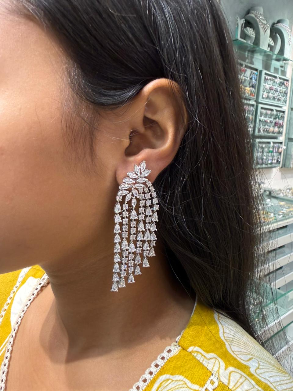 URVASHI DIAMOND EARRING - Image 3