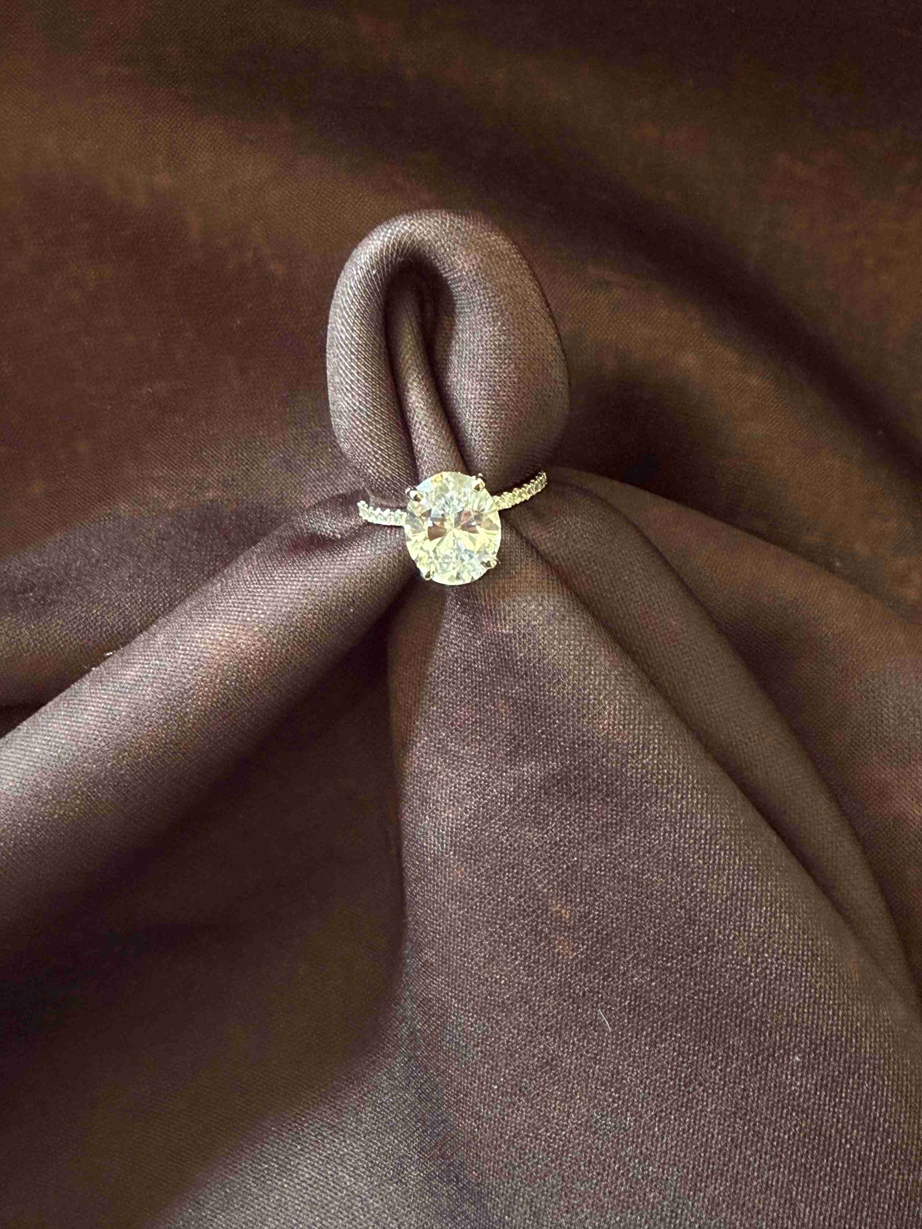 VALLEY SWAROVSKI OVAL RING