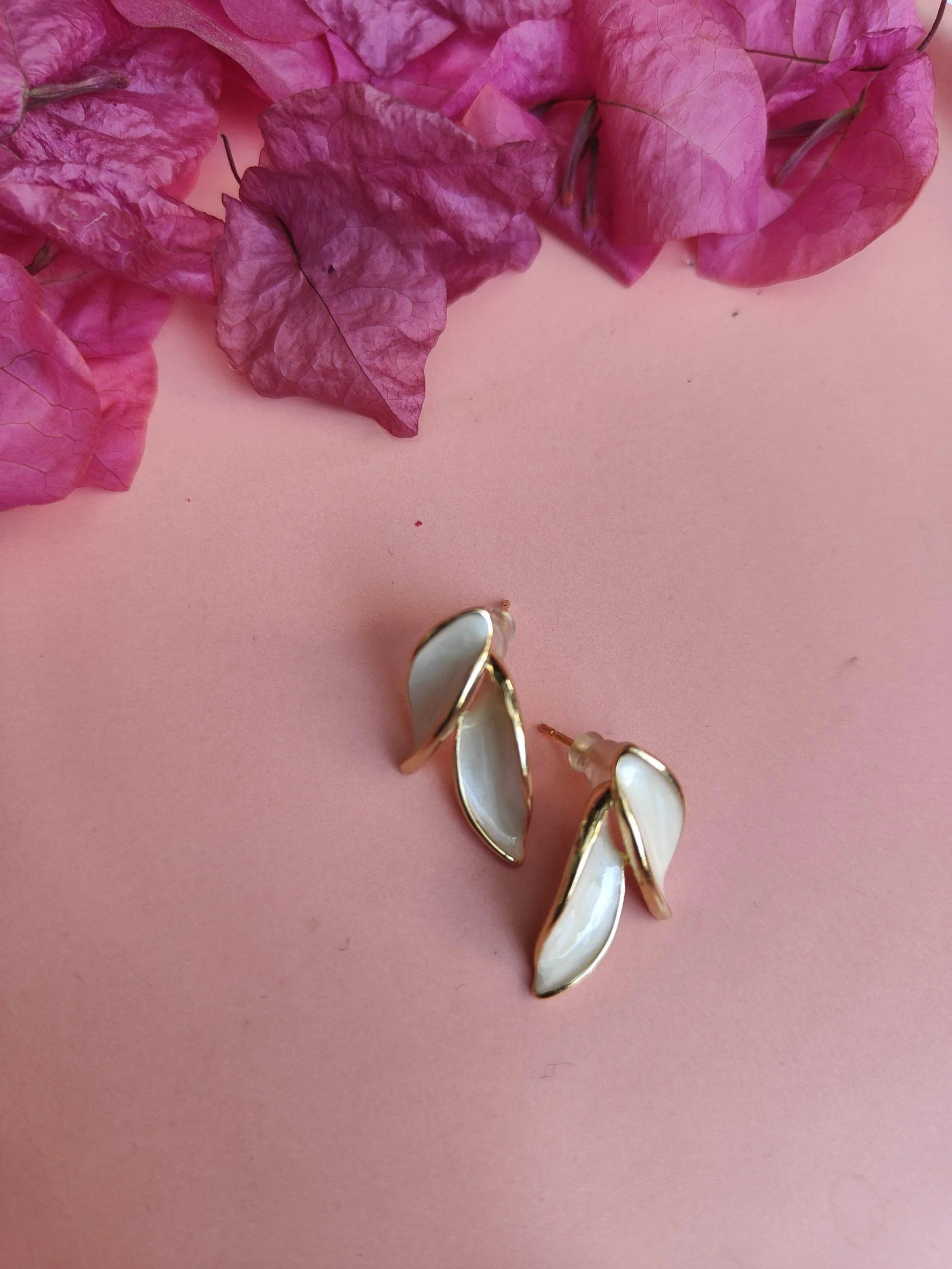 White Leaf Earing