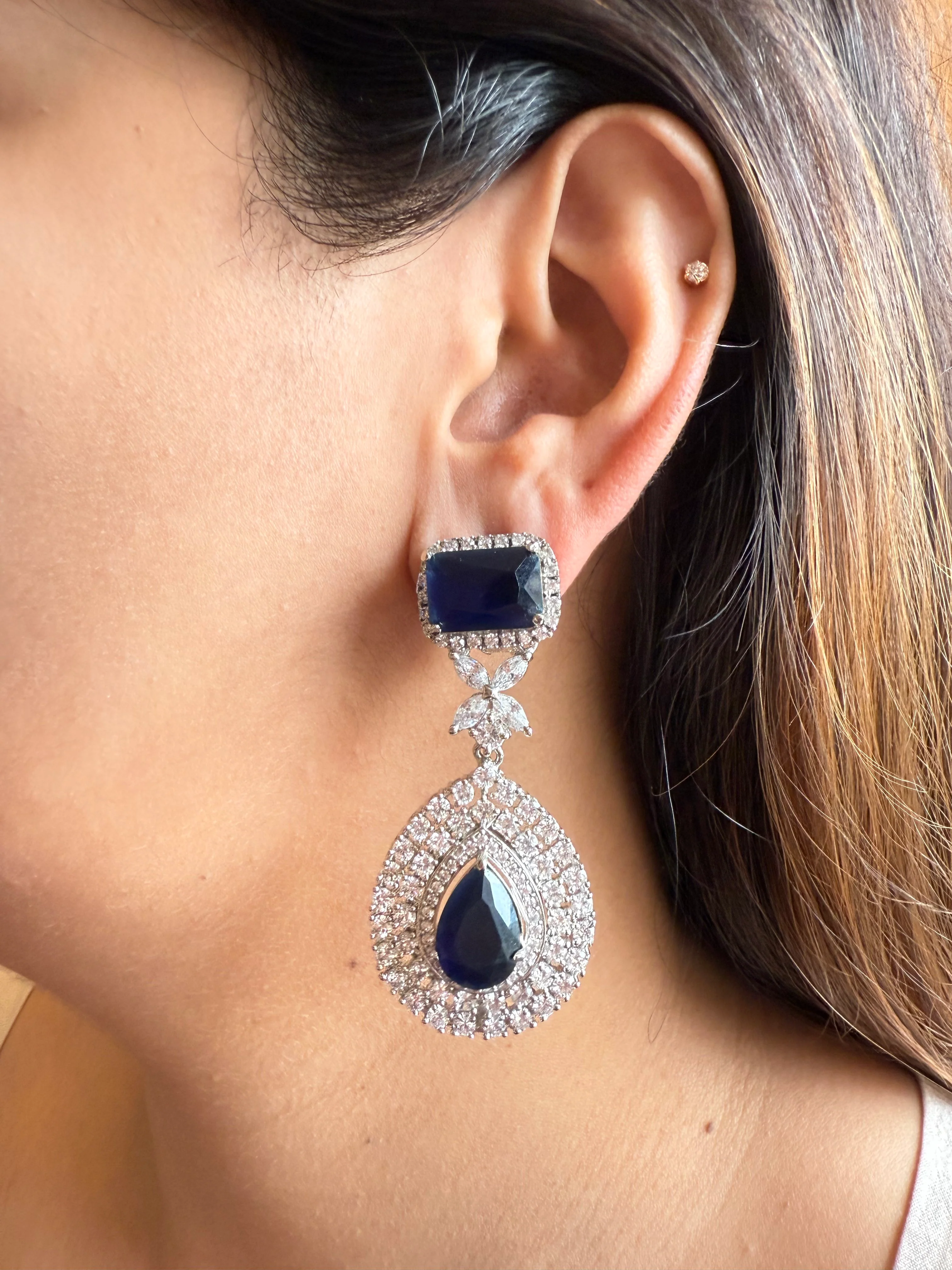 Wilma Long Blue Earring - Image 3
