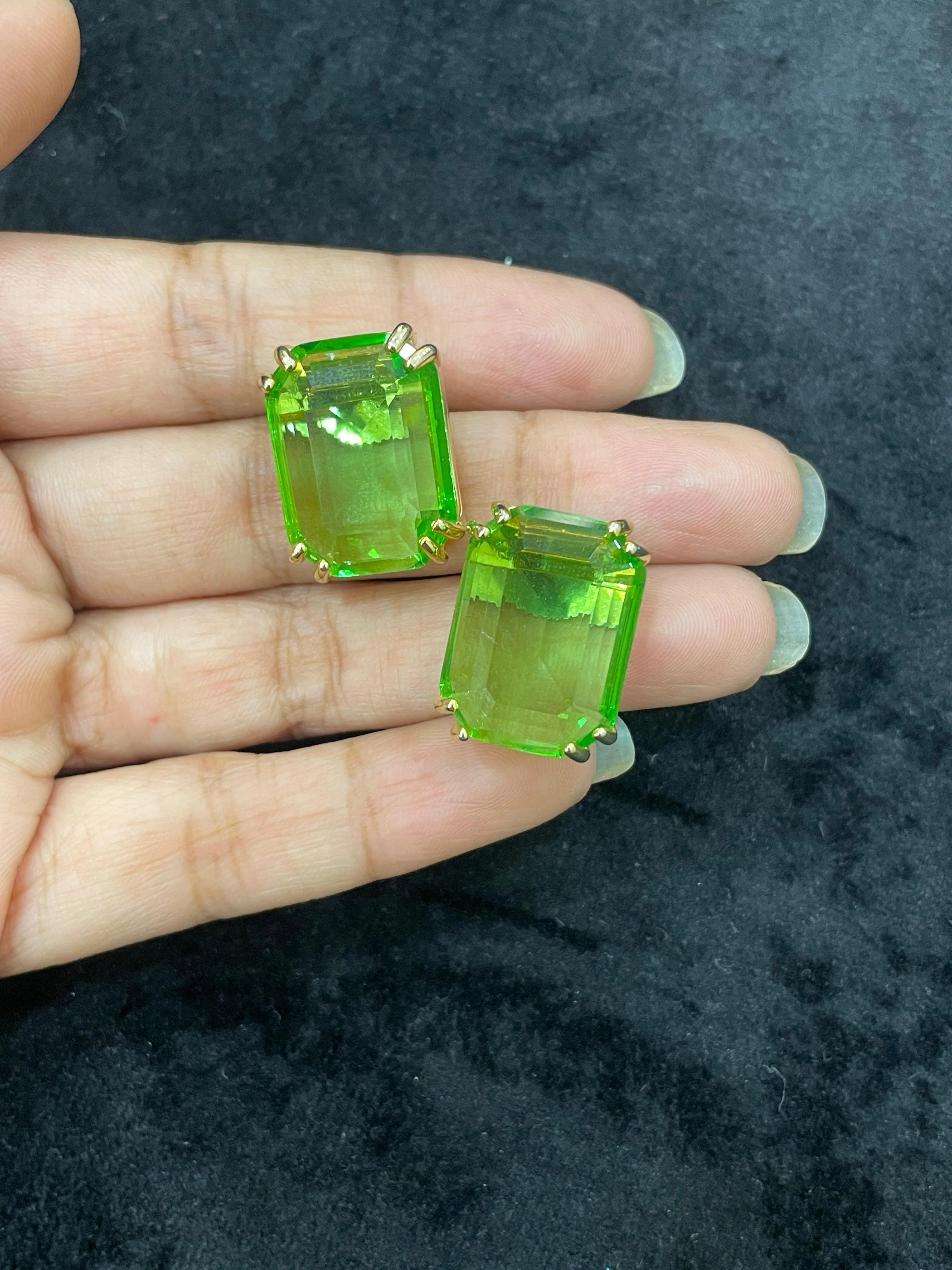 WREN GREEN SWAROVSKI STUD